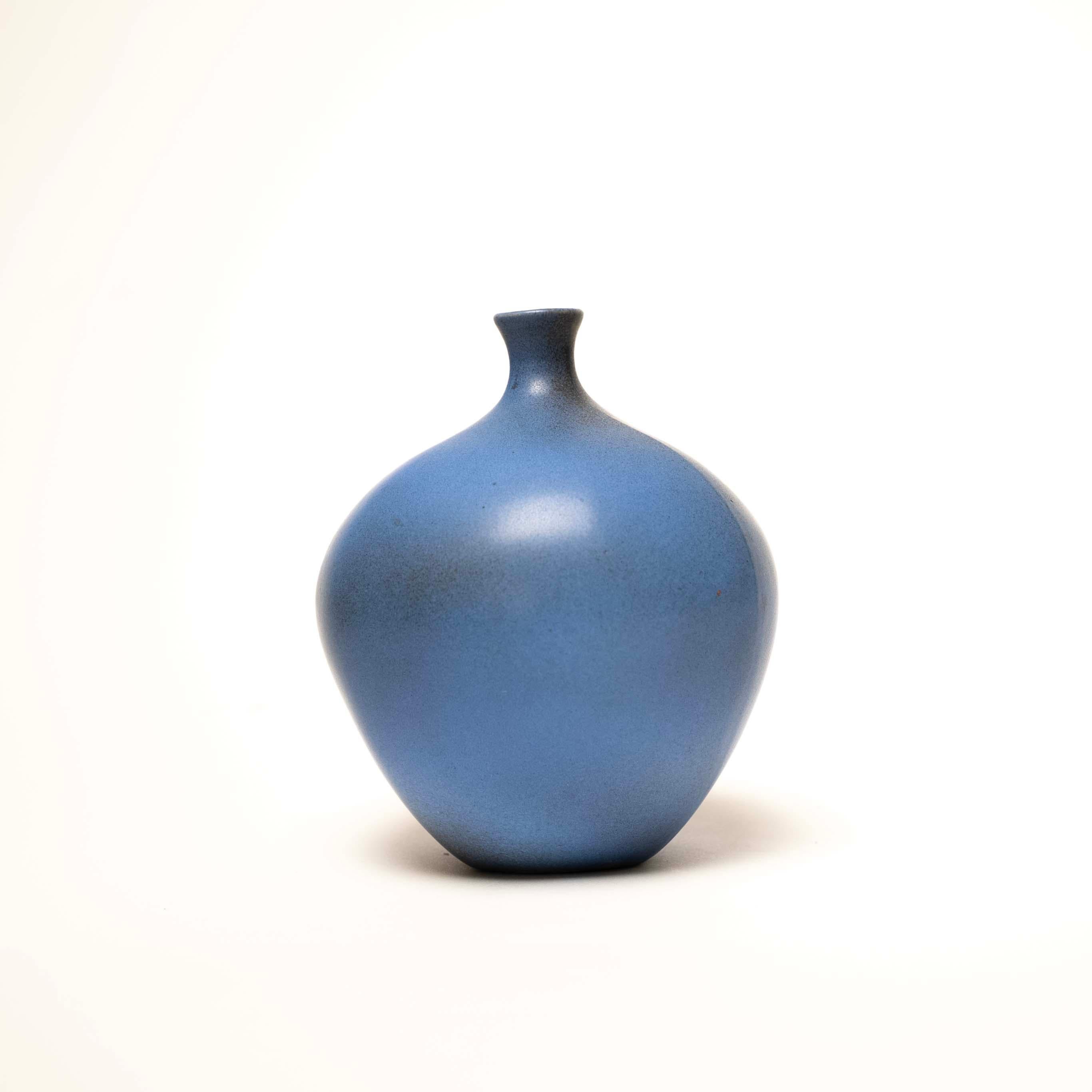Mid-20th Century Cornflower Blue Glazed Ceramic in the Style of Inger Persson, Sweden, c. 1950 For Sale