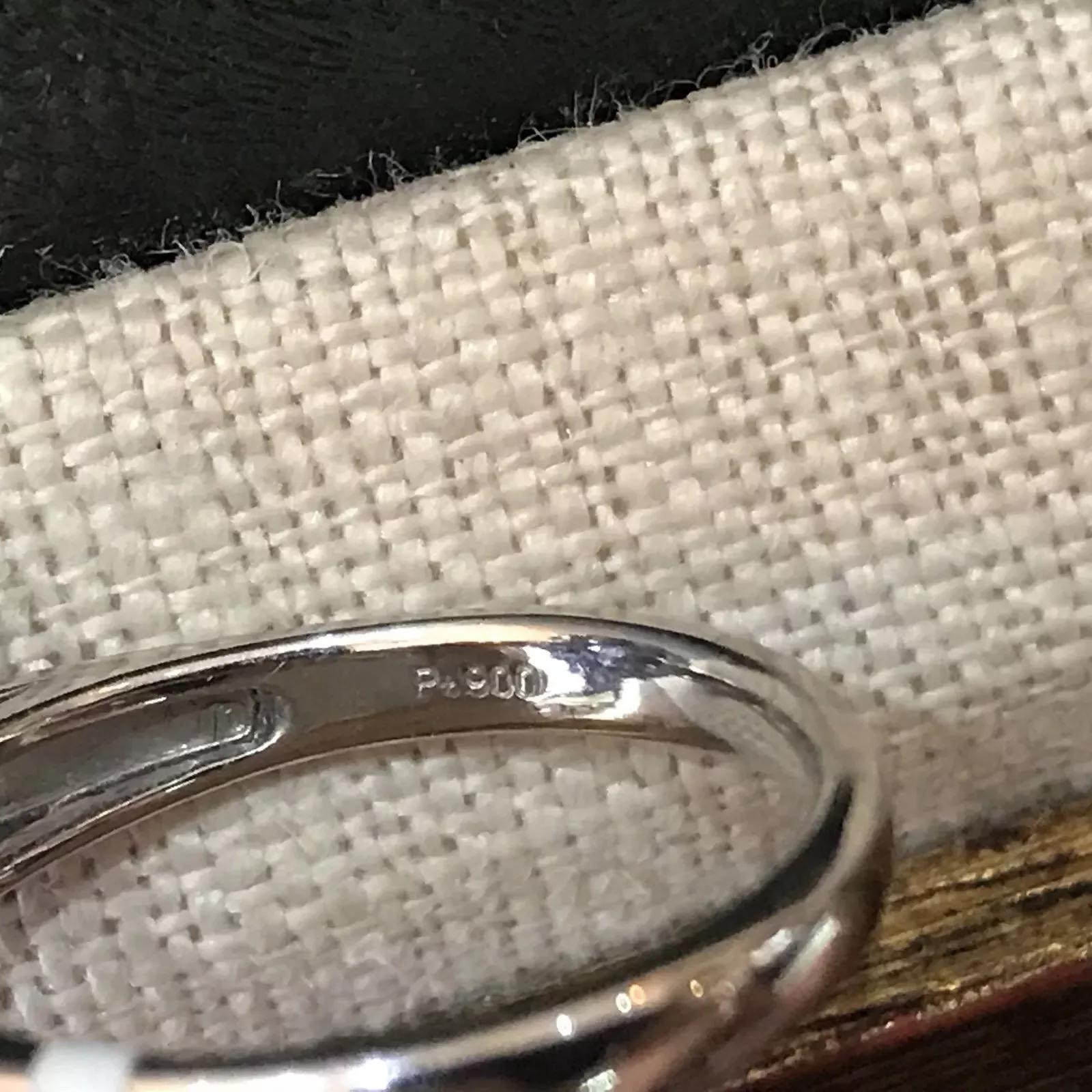 Bague en platine avec saphir bleu en forme de poire et diamants Excellent état - En vente à La Jolla, CA
