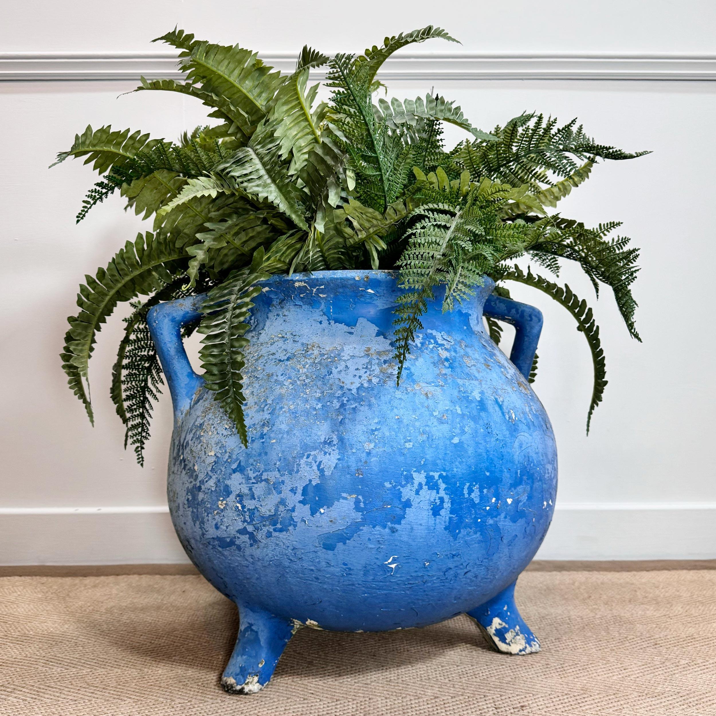 Vetroresina Fioriera Willy Guhl 'Marmite Cauldron' blu fiordaliso in vendita