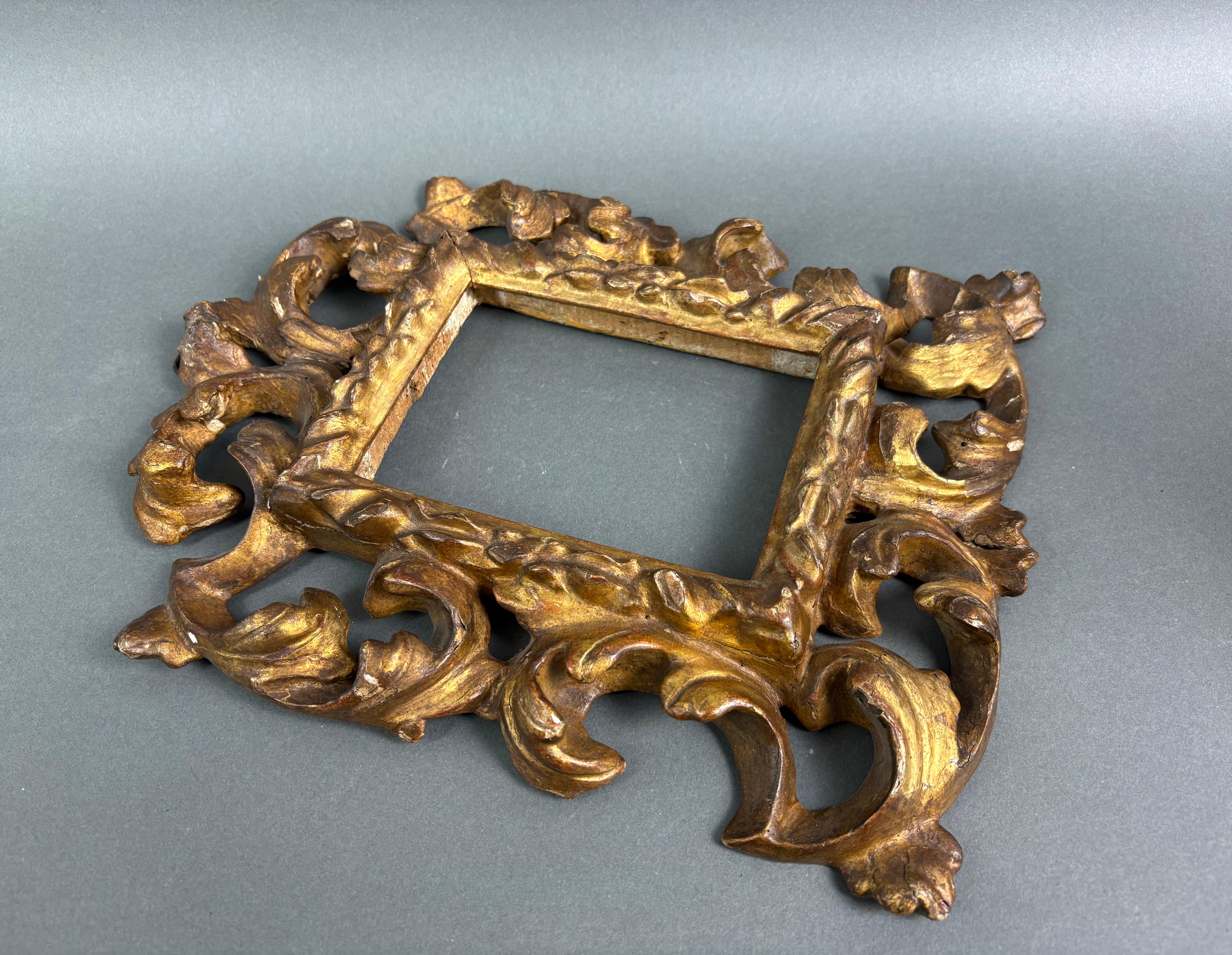 Cadre de collection baroque en bois doré Emilia 17e siècle Bon état - En vente à Pistoia, IT