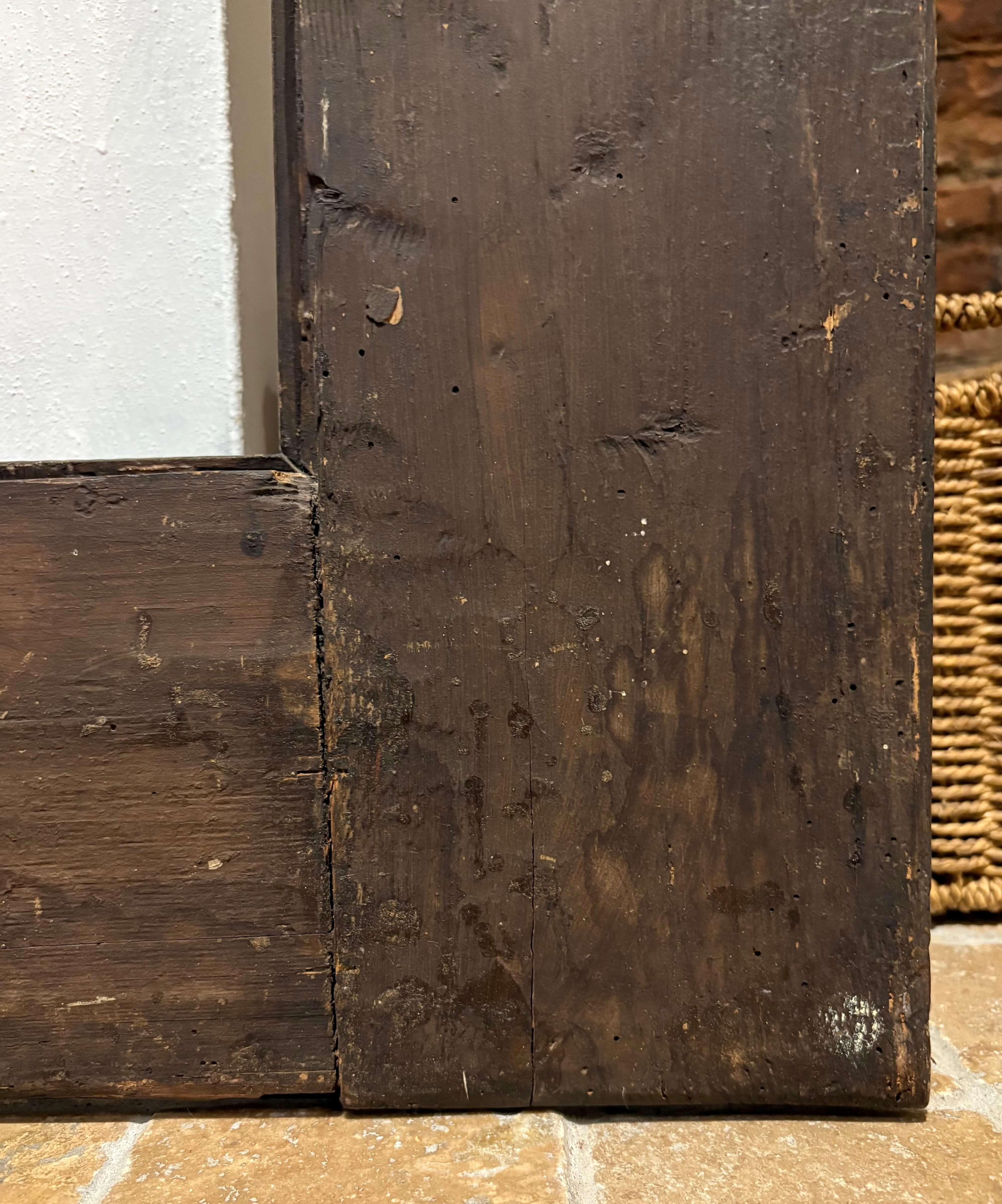 Marco de madera tallada del siglo XVII con decoración guilloché Luis XIV en venta