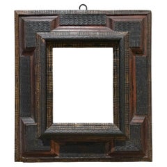 Cornice in Legno Intagliato a decoro Guilloche XVII secolo