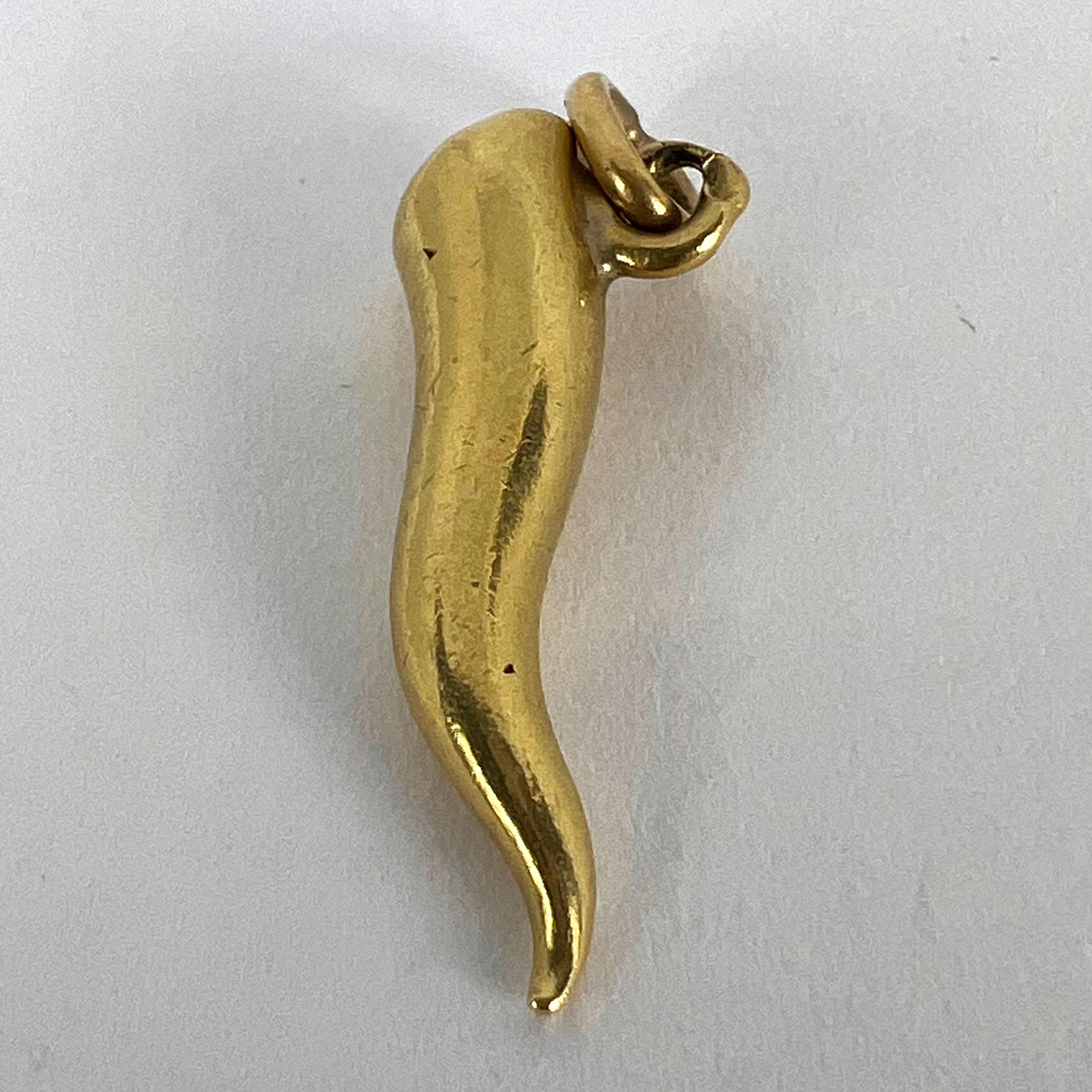 Cornicello Lucky Horn 18K Yellow Gold Diamond Charm Pendant 6