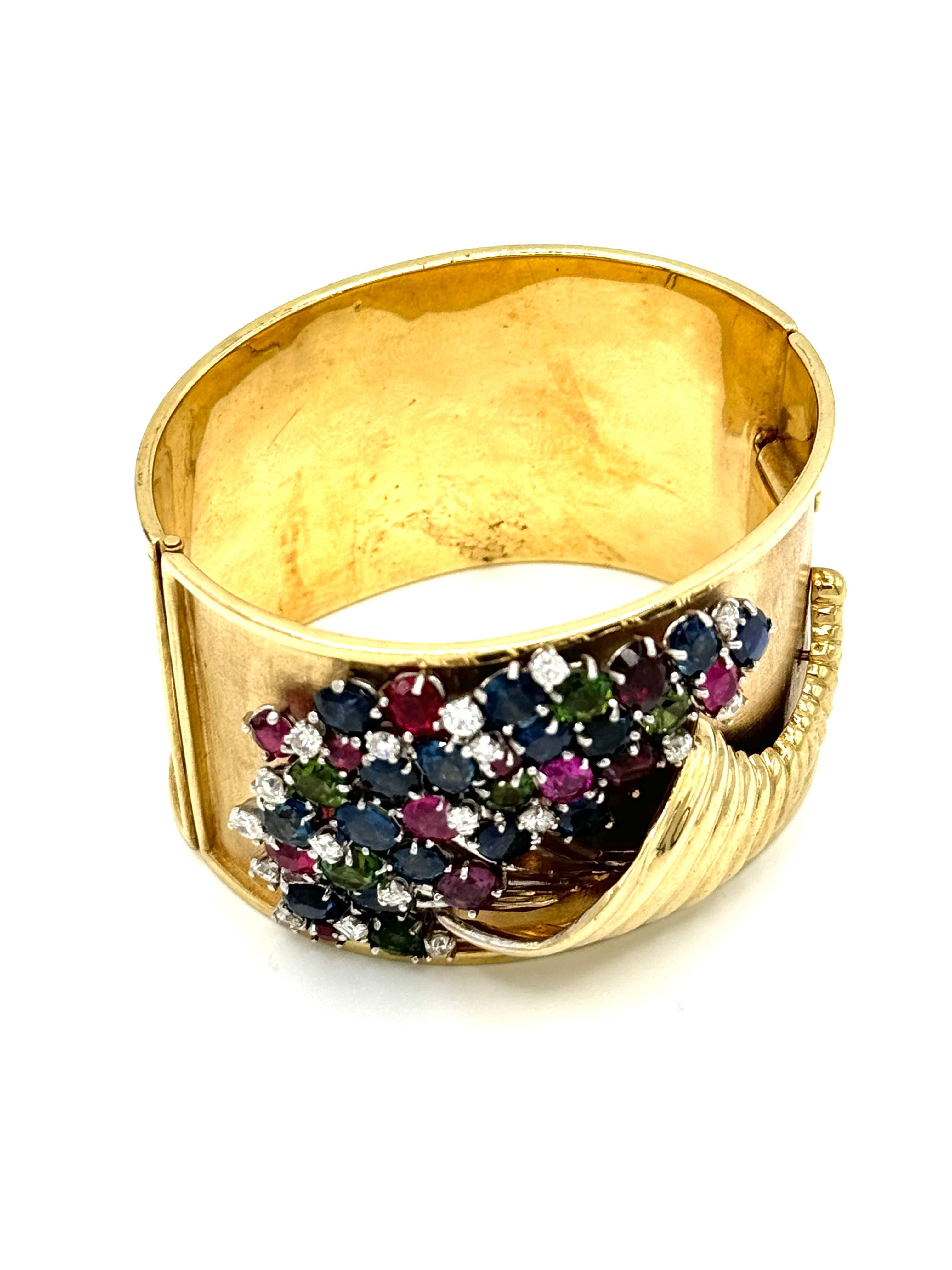 Bracelet manchette Cornucopia en or jaune 18K multi-gemmes Excellent état - En vente à Great Neck Plaza, NY