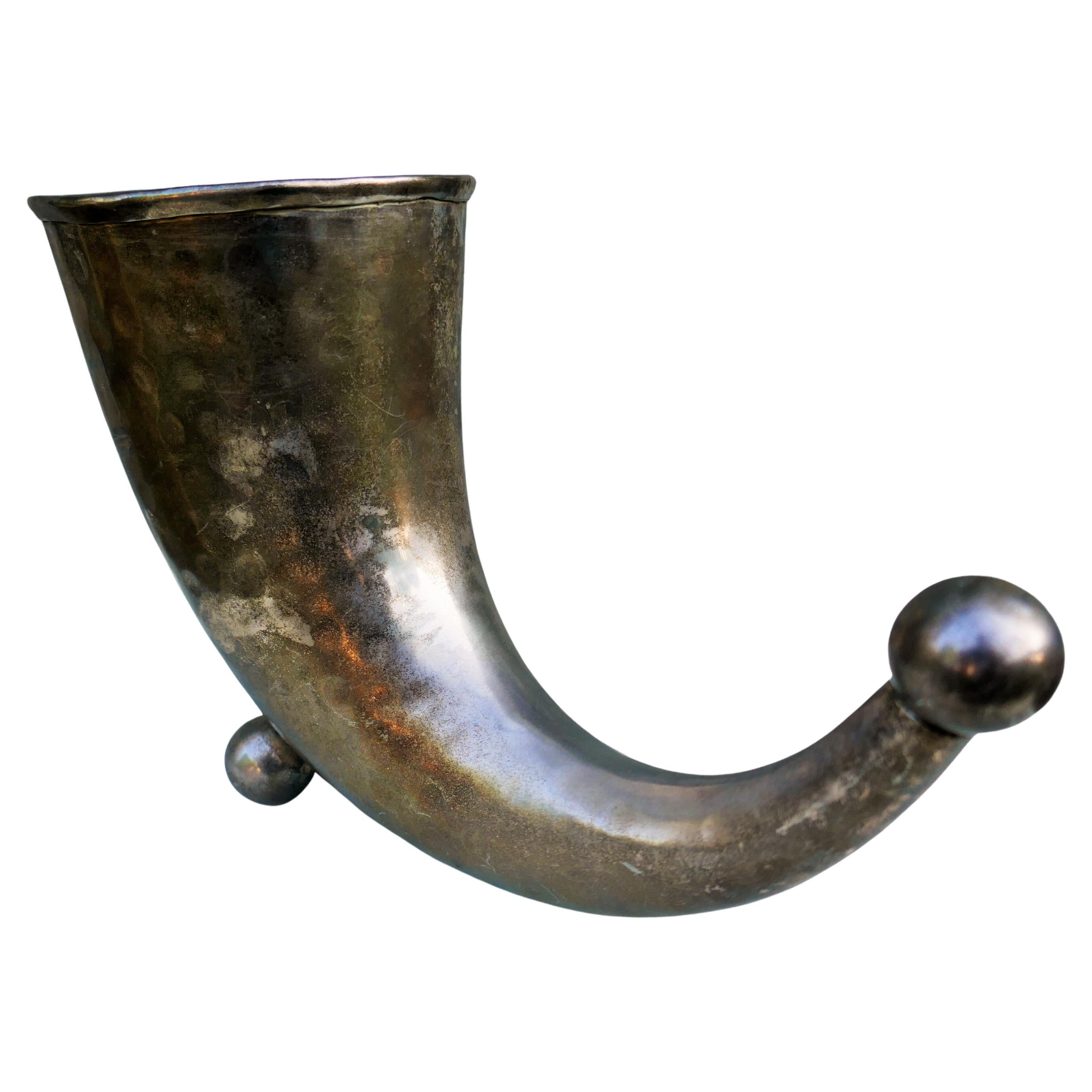 Füllhornblumenhalter aus Silber. Stanzen (Mid-20th Century) im Angebot