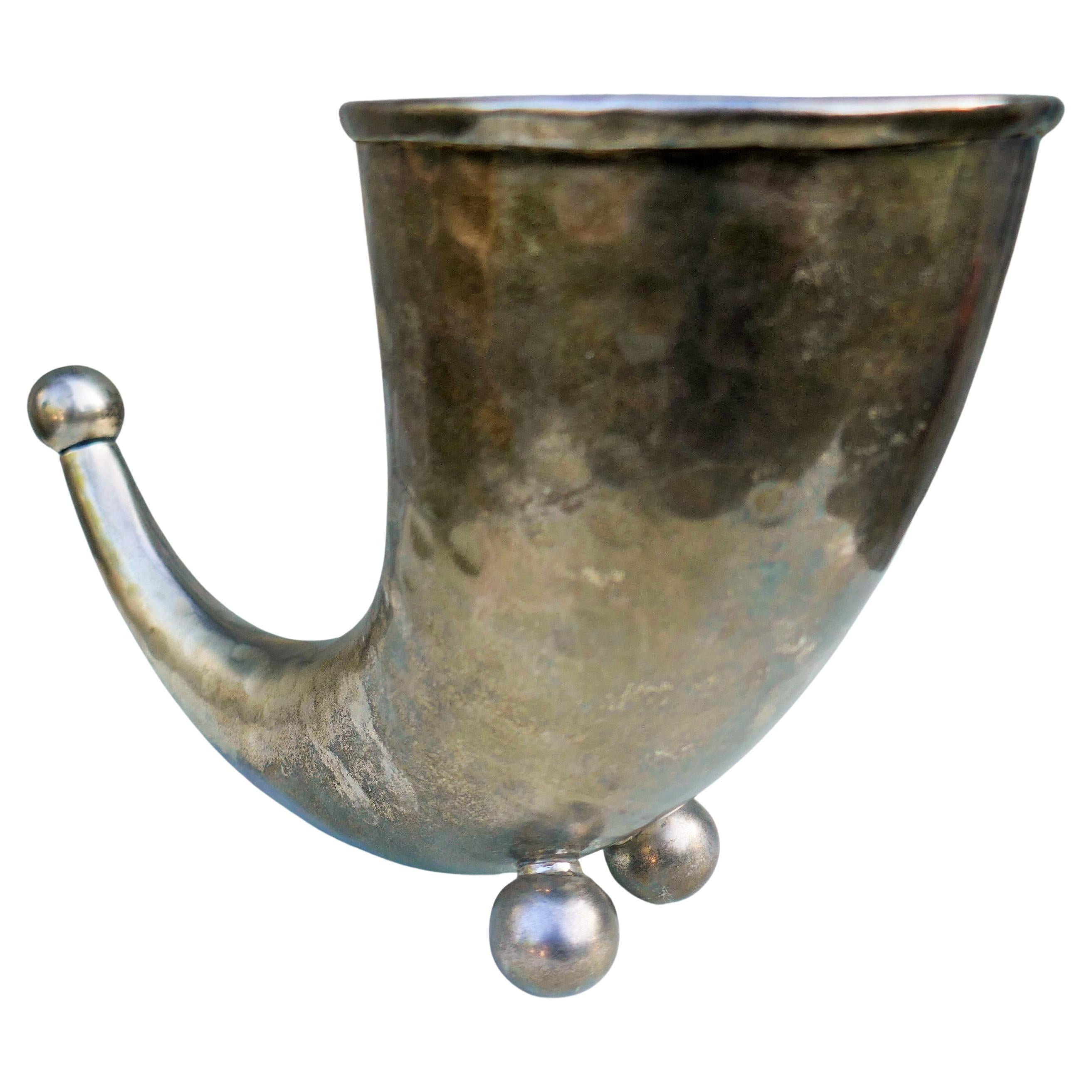Füllhornblumenhalter aus Silber. Stanzen im Angebot 3