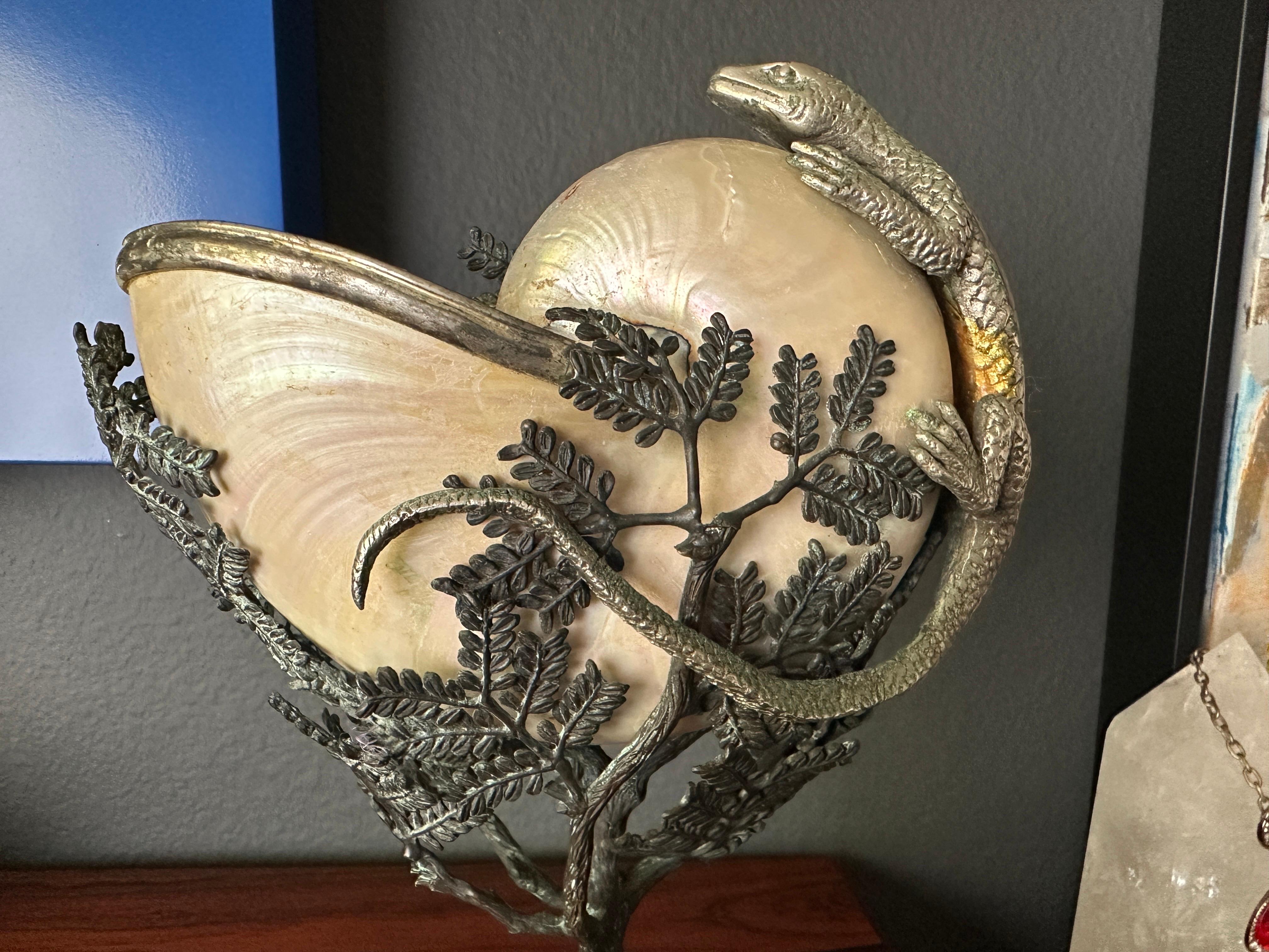 Cornucopia of Nautilus Shell and Lizard Object d’Art For Sale 3