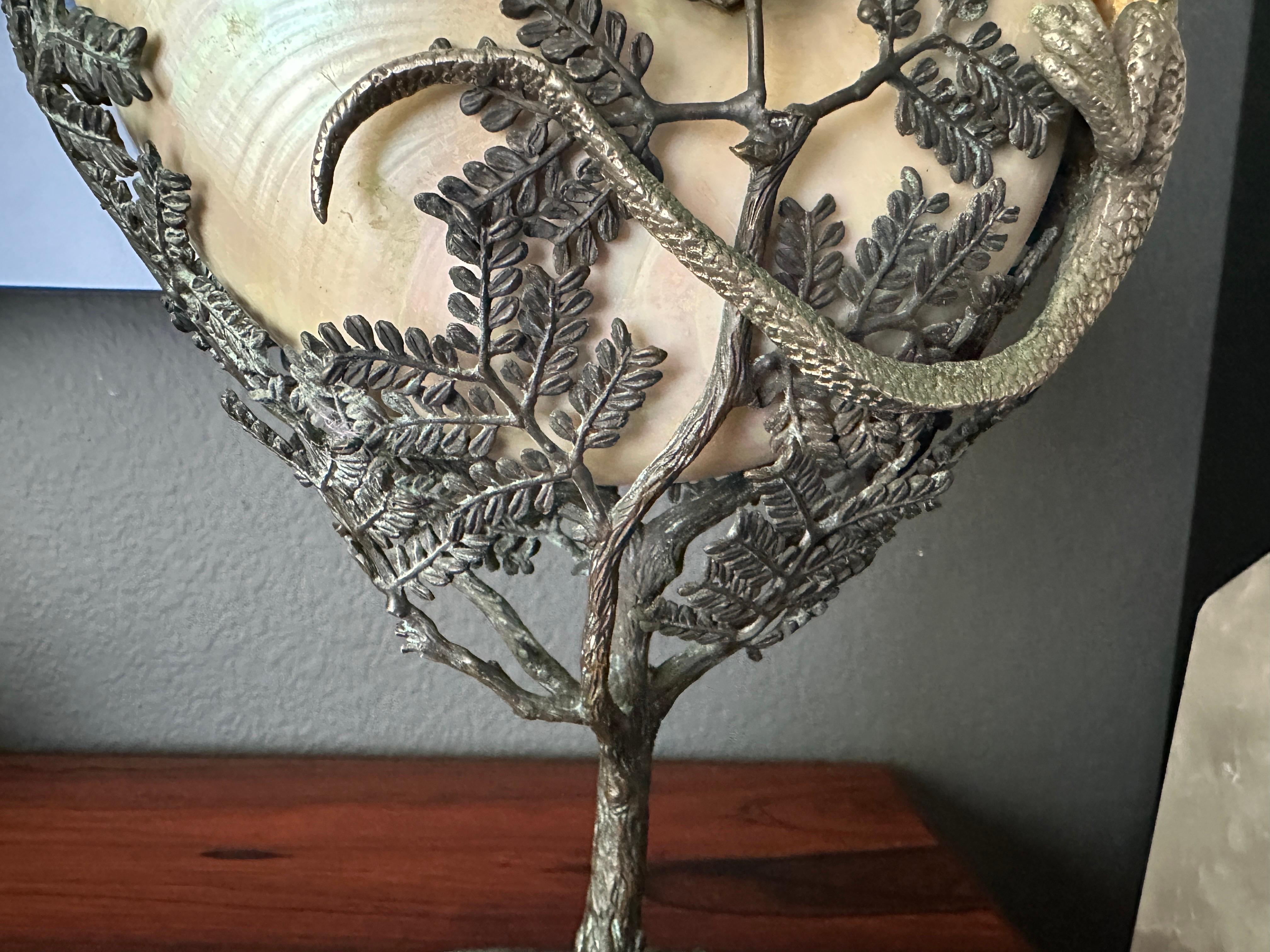 Cornucopia of Nautilus Shell and Lizard Object d’Art For Sale 4