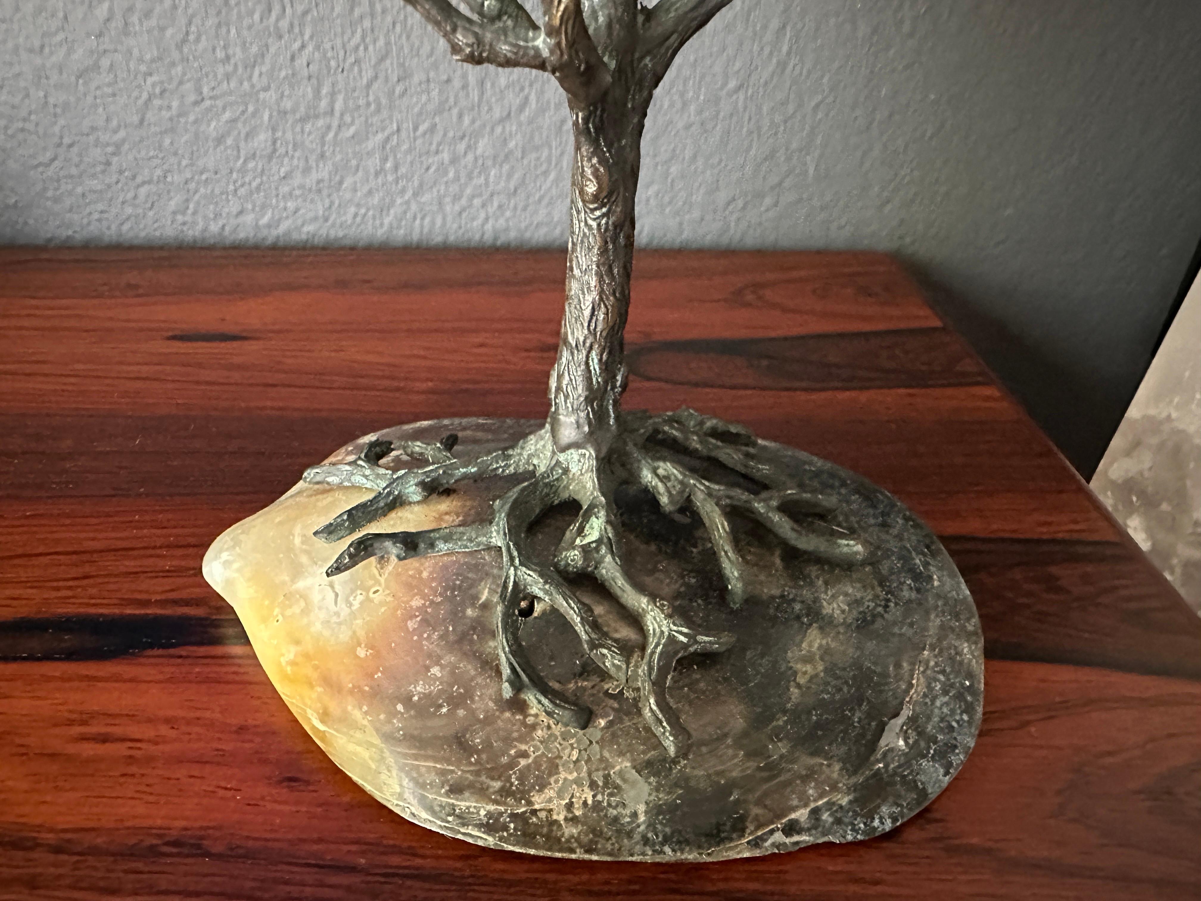 Cornucopia of Nautilus Shell and Lizard Object d’Art For Sale 5