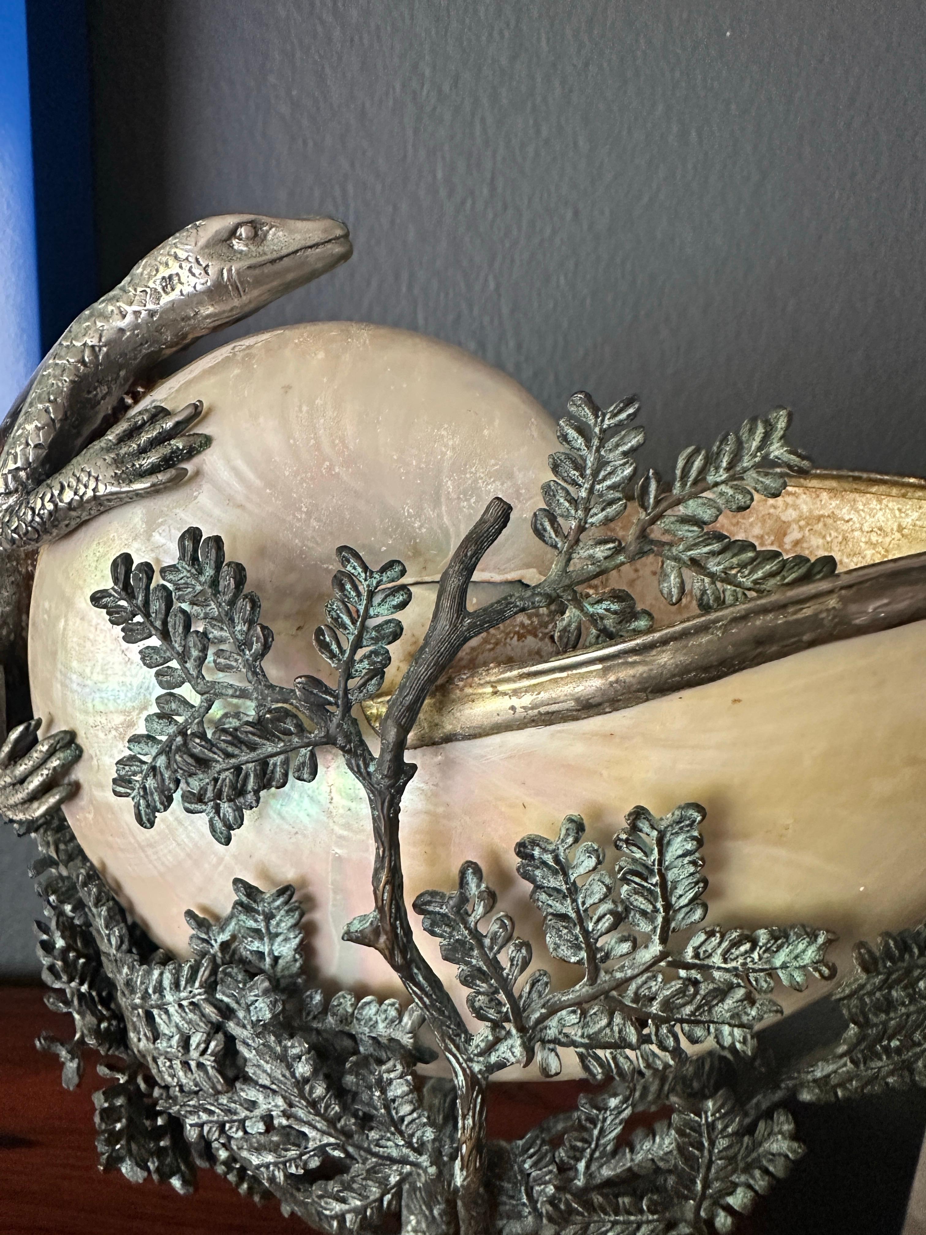 Cornucopia of Nautilus Shell and Lizard Object d’Art For Sale 9