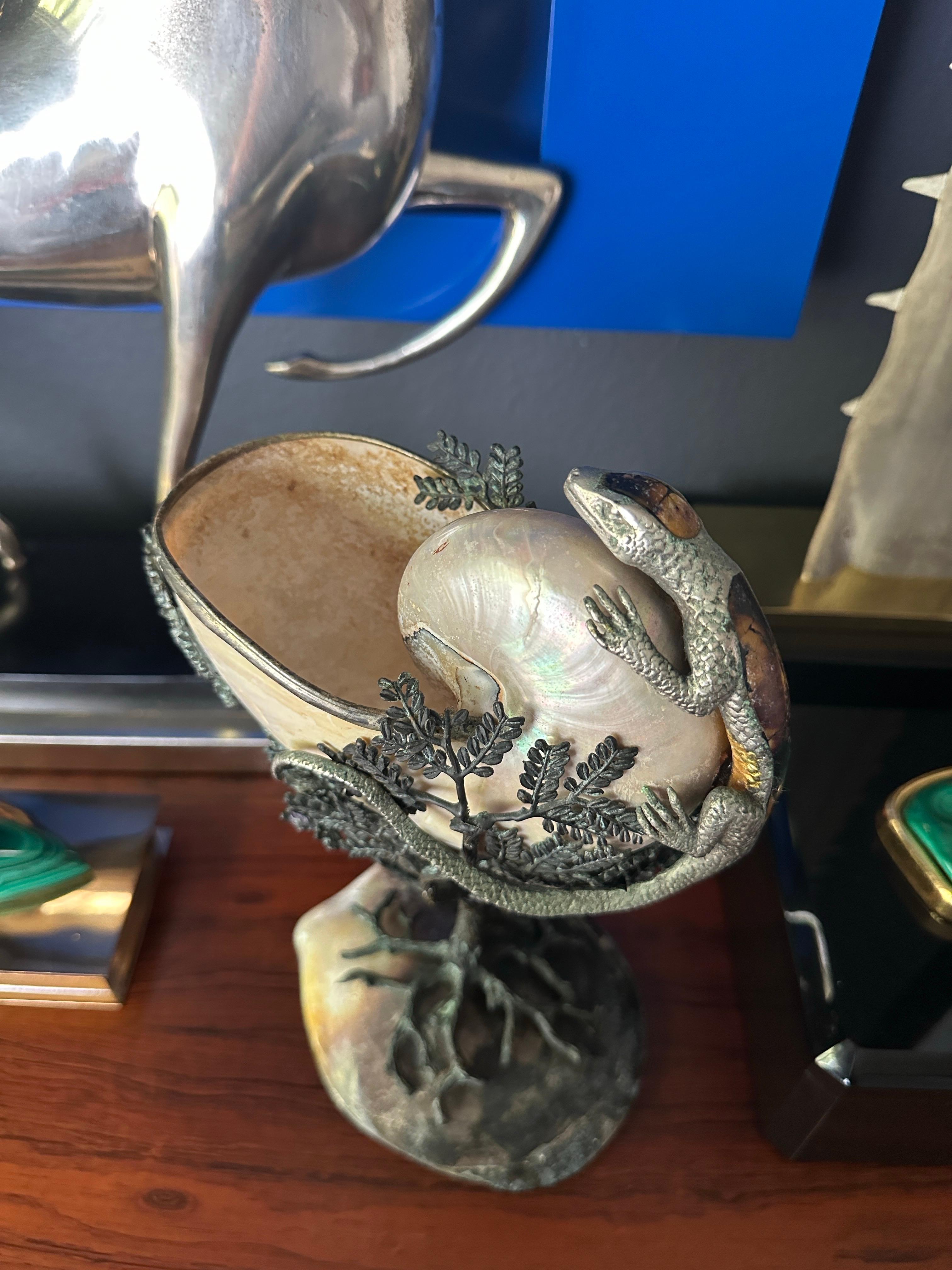 Cornucopia of Nautilus Shell and Lizard Object d’Art For Sale 13