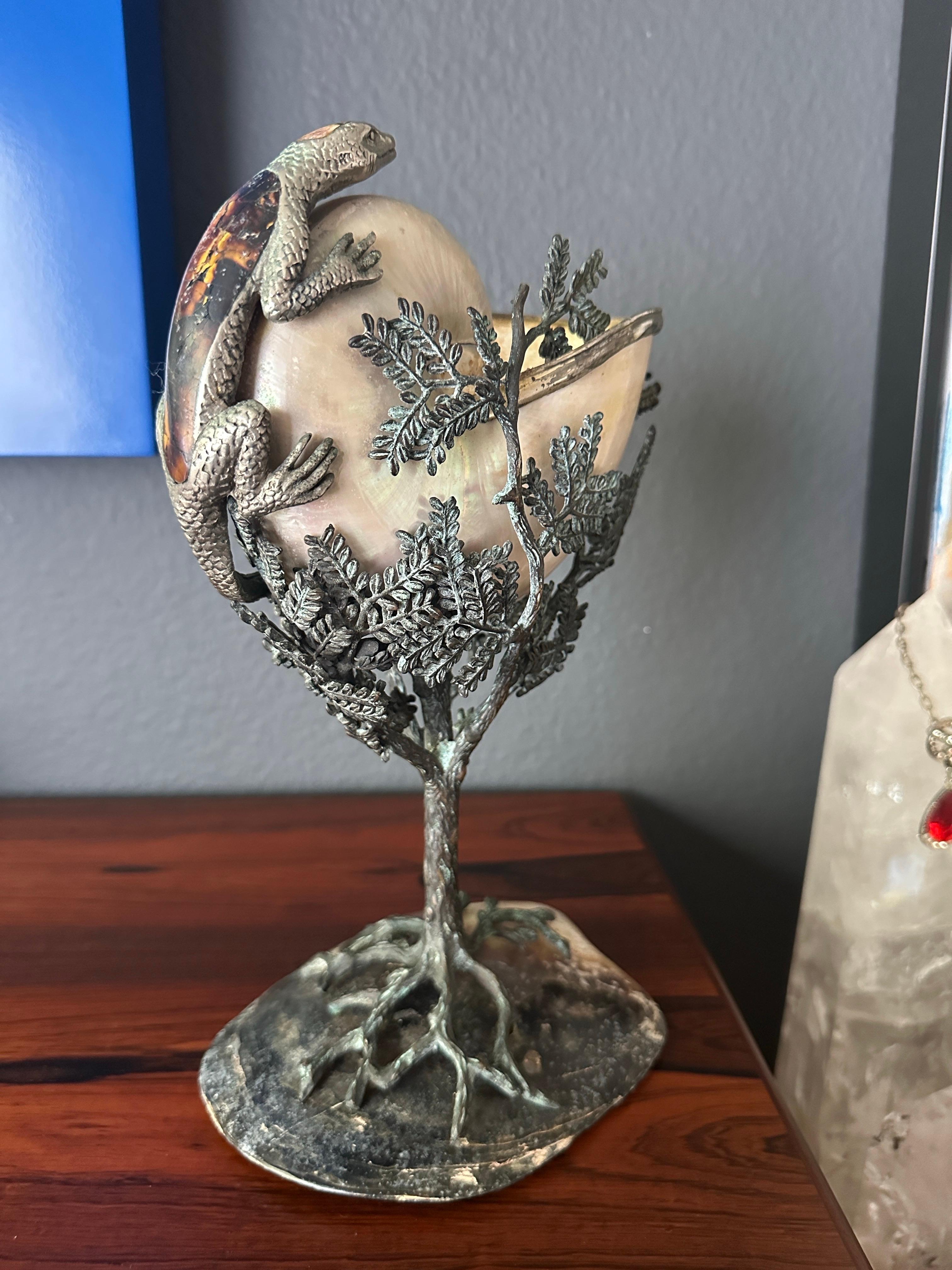Cornucopia of Nautilus Shell and Lizard Object d’Art In Good Condition For Sale In North Hollywood, CA