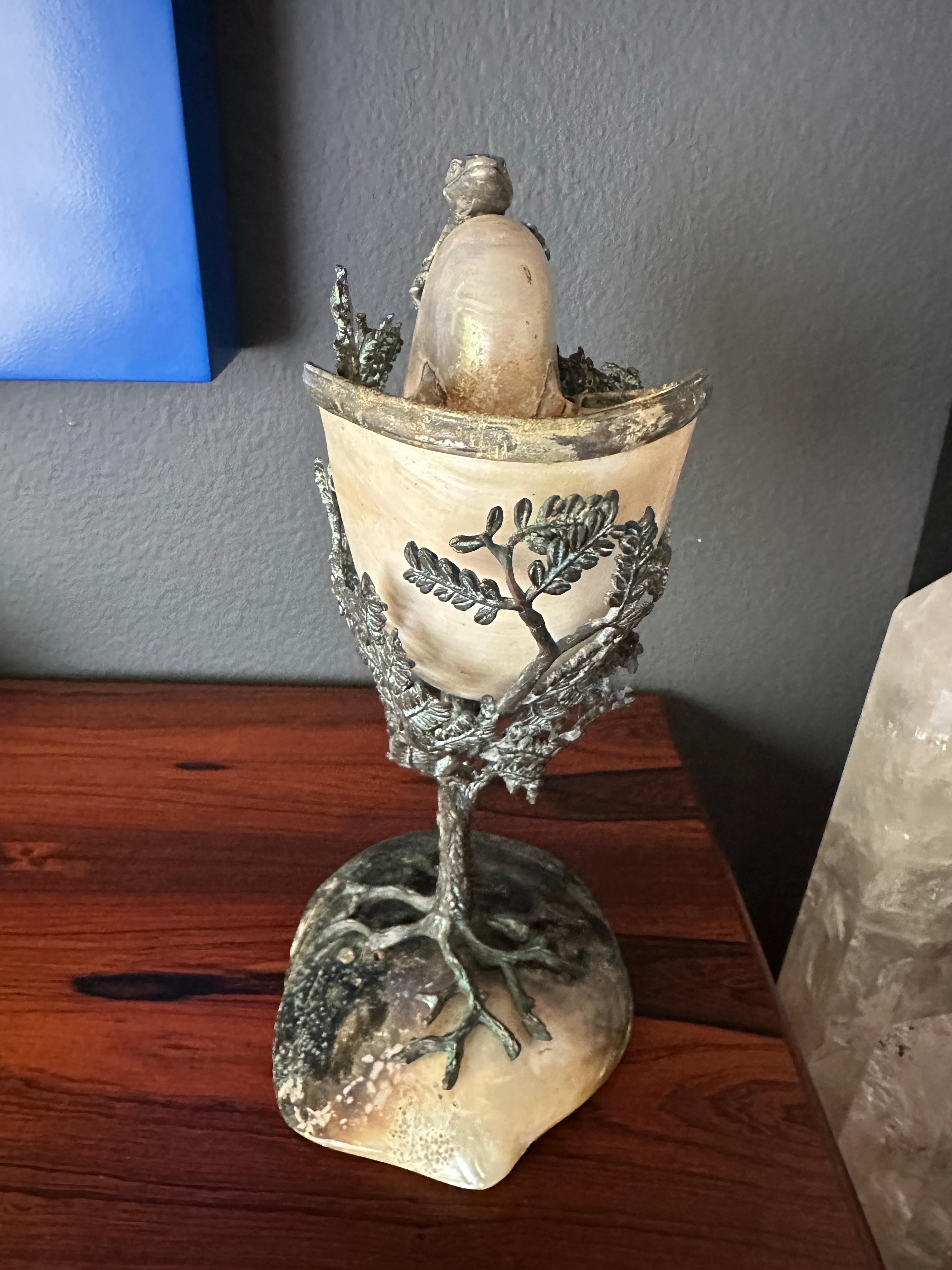 Cornucopia of Nautilus Shell and Lizard Object d’Art For Sale 1