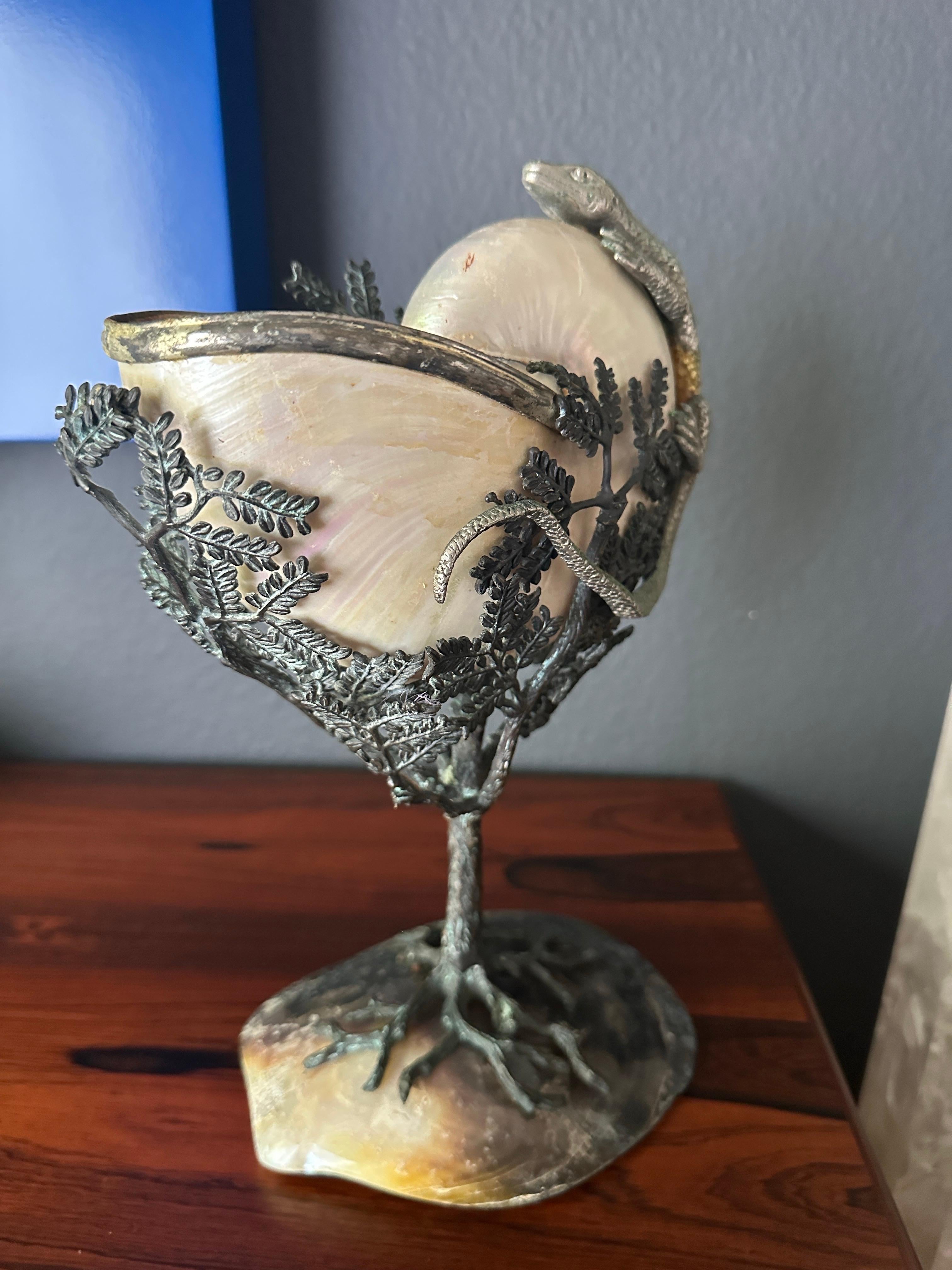 Cornucopia of Nautilus Shell and Lizard Object d’Art For Sale 2
