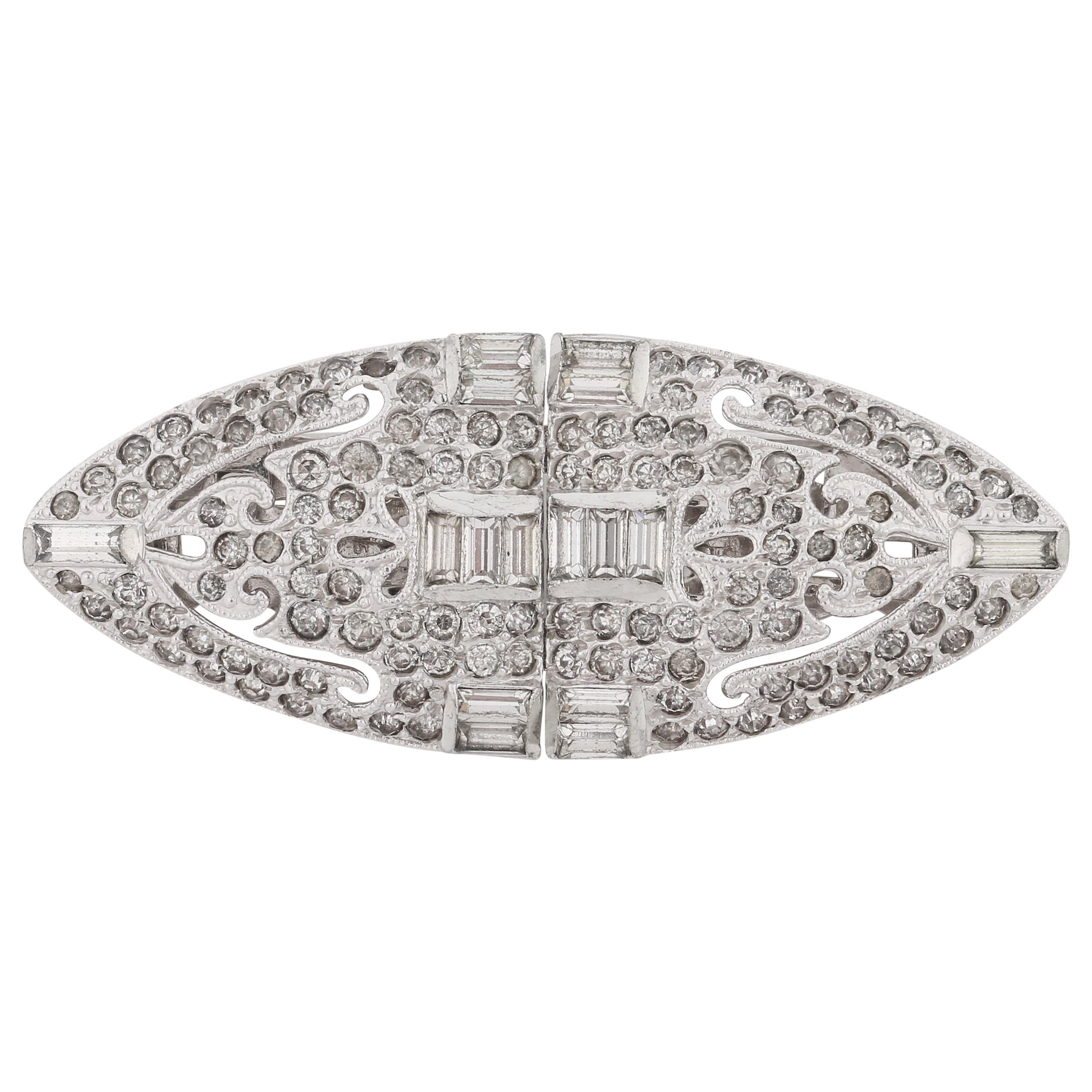 CORO 1932 "Duette" Silber Rhodium plattiert geschliffenes Stahl Strass Brosche Kleid Clip im Angebot