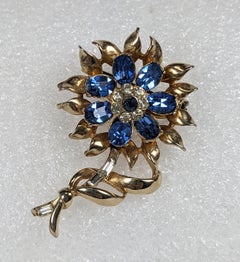 Spilla a fiore in zaffiro retrò di Coro