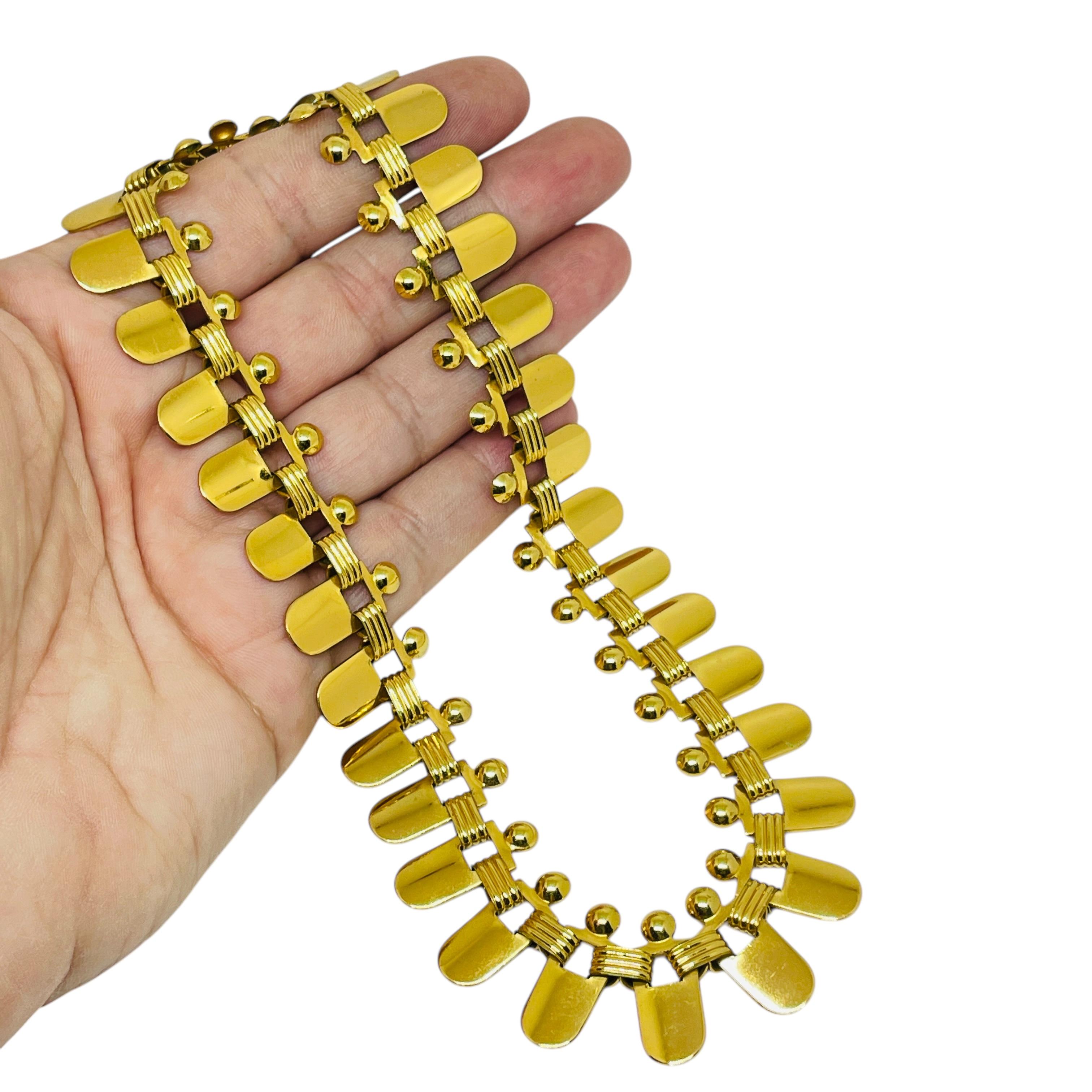 Coro firmato in tonalità oro, collana a catena modernista e di design in vendita 1