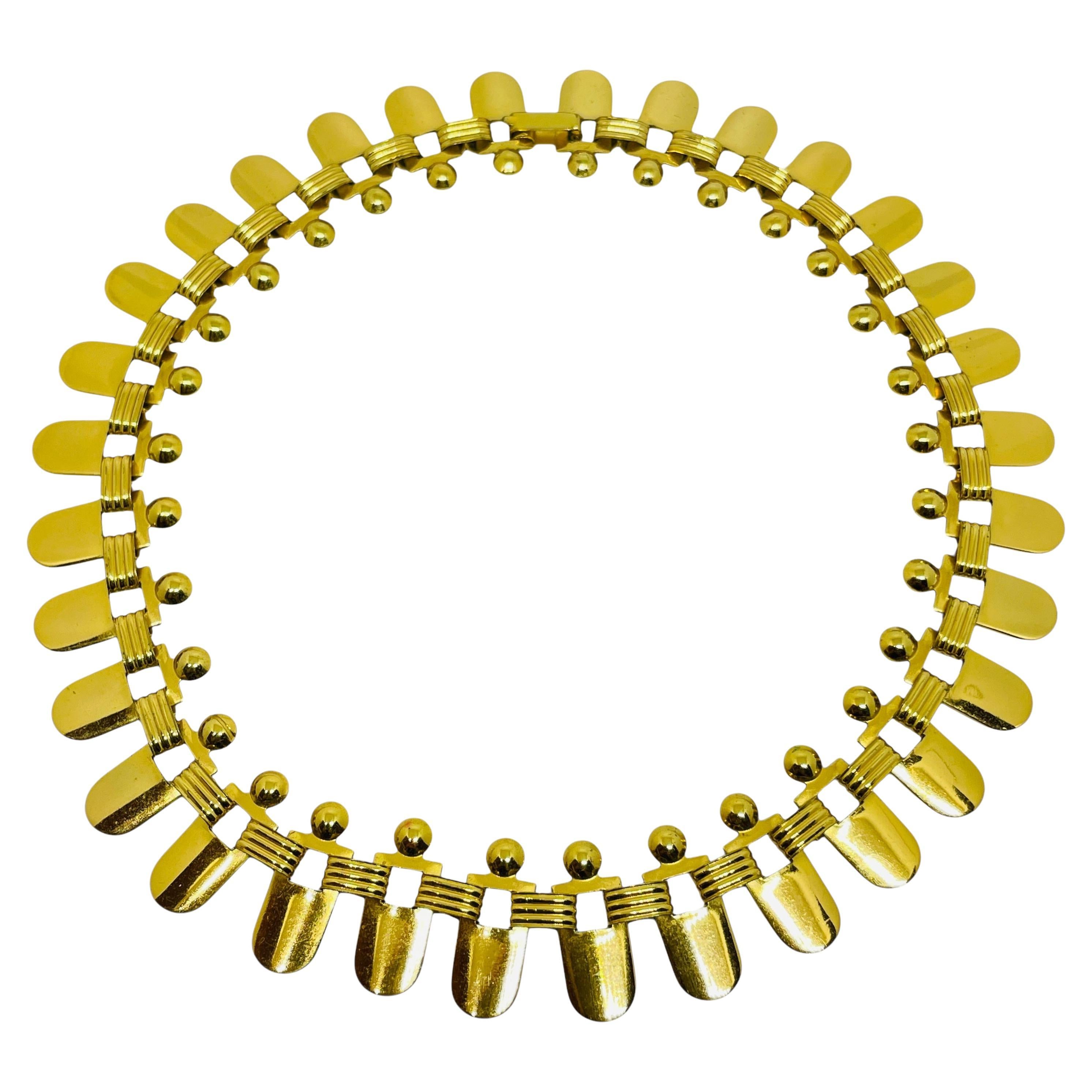Coro firmato in tonalità oro, collana a catena modernista e di design in vendita