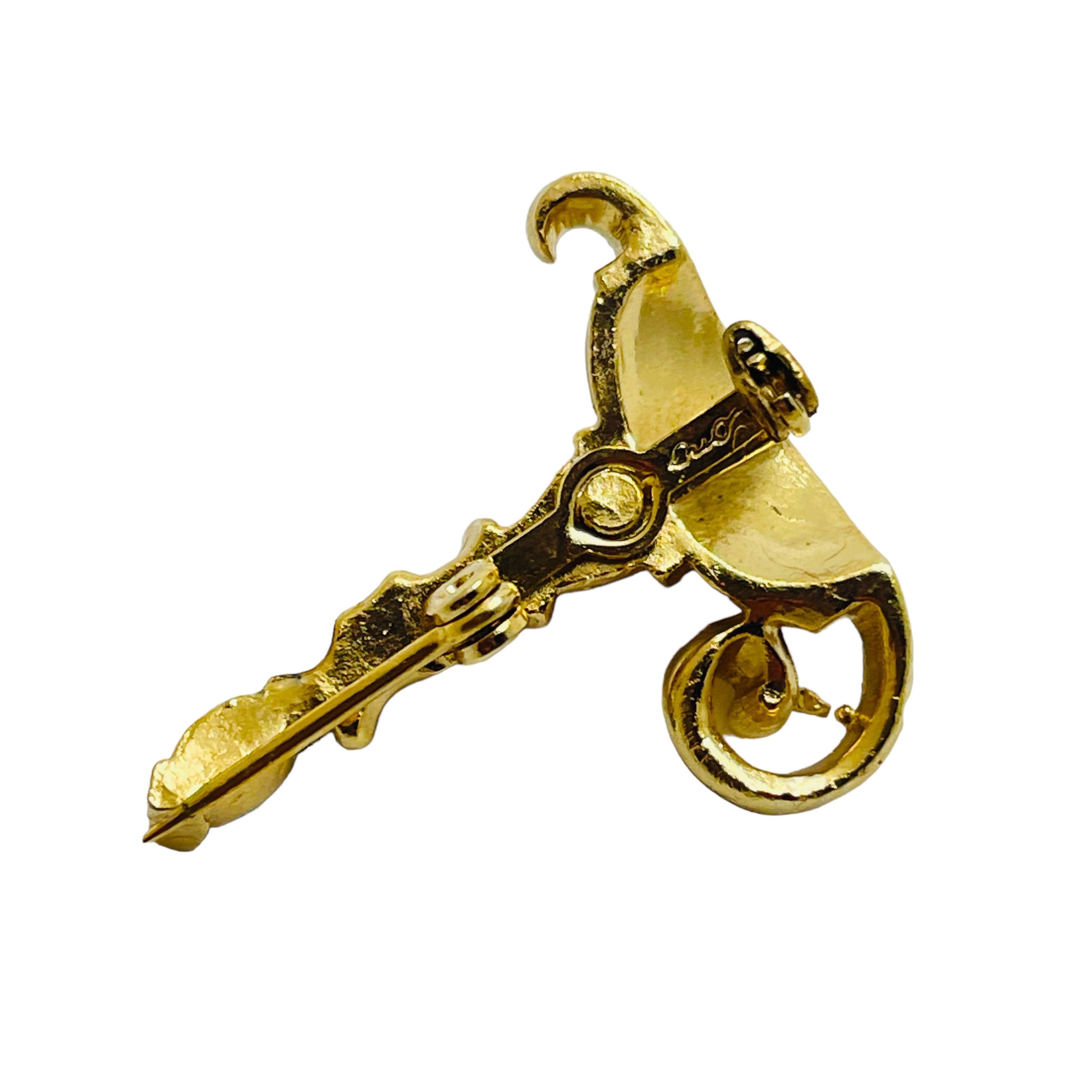 CORO signed vintage gold tone rhinestone small candle designer brooch In Good Condition For Sale In Palos Hills, IL