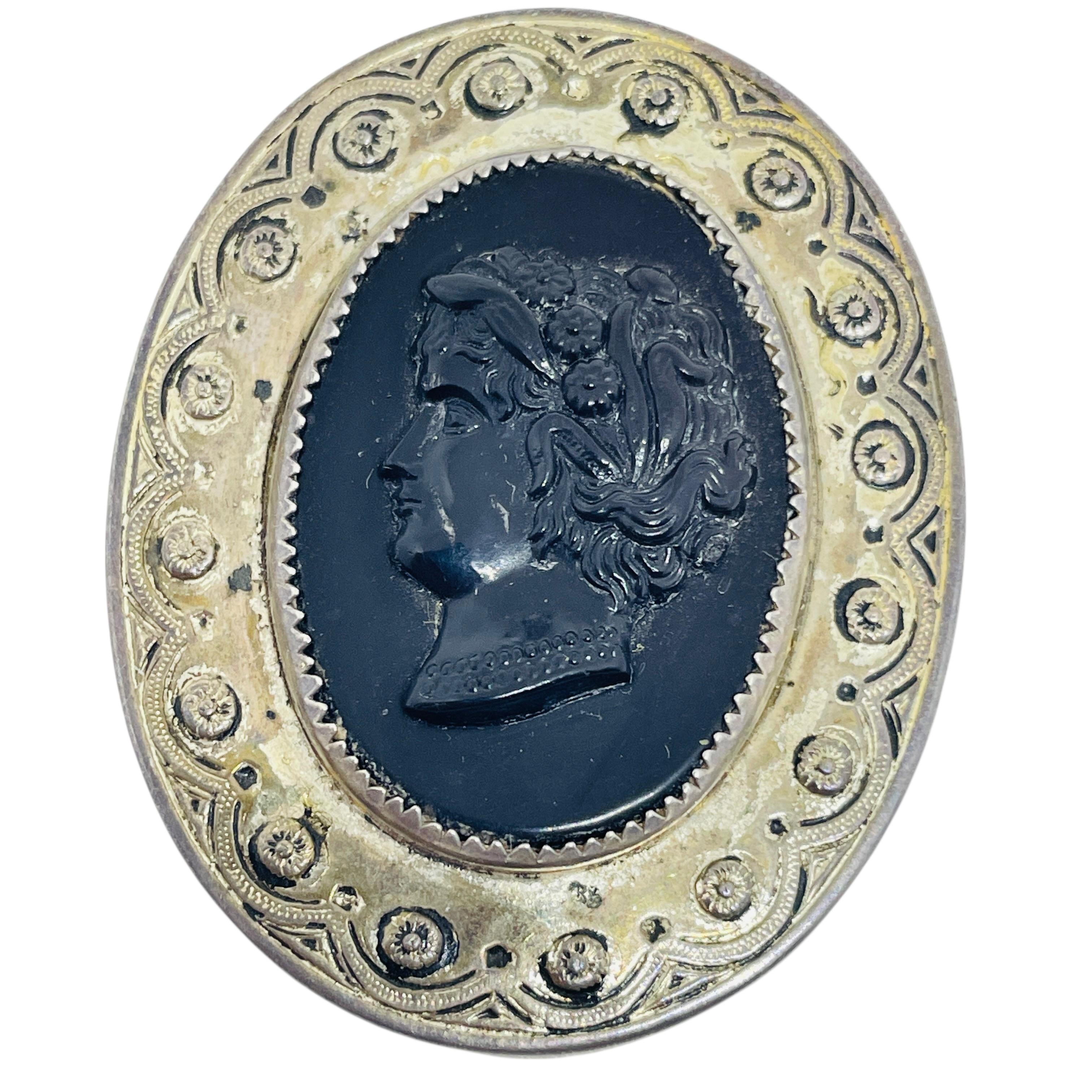 Coro Brooches - 52 For Sale at 1stDibs | coro jewelry brooch value Coro Brooches - 52 For Sale at 1stDibs | coro jewelry brooch value
