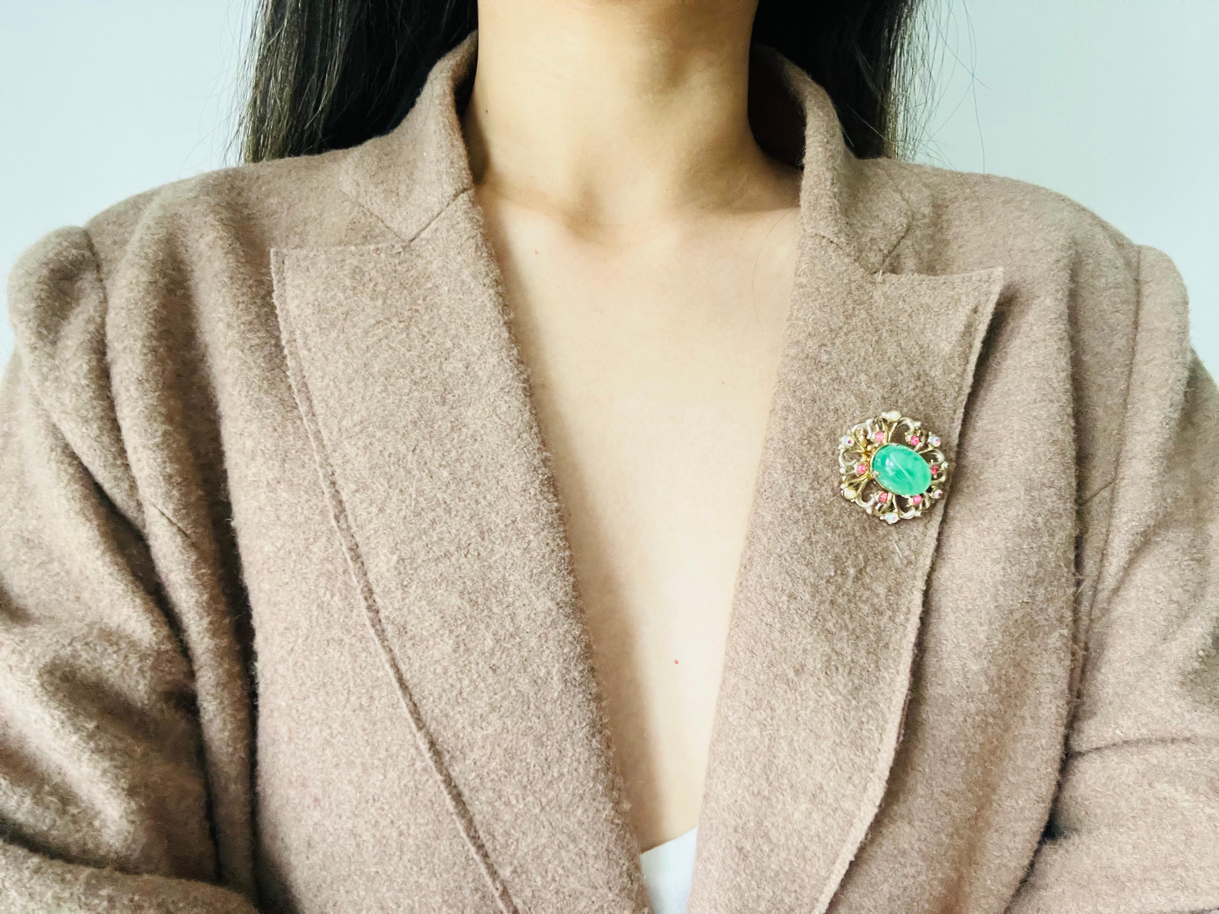 Coro Vintage 1950s Flower Emerald Cabochon Aurora Pink Crystals Pearls Brooch 1