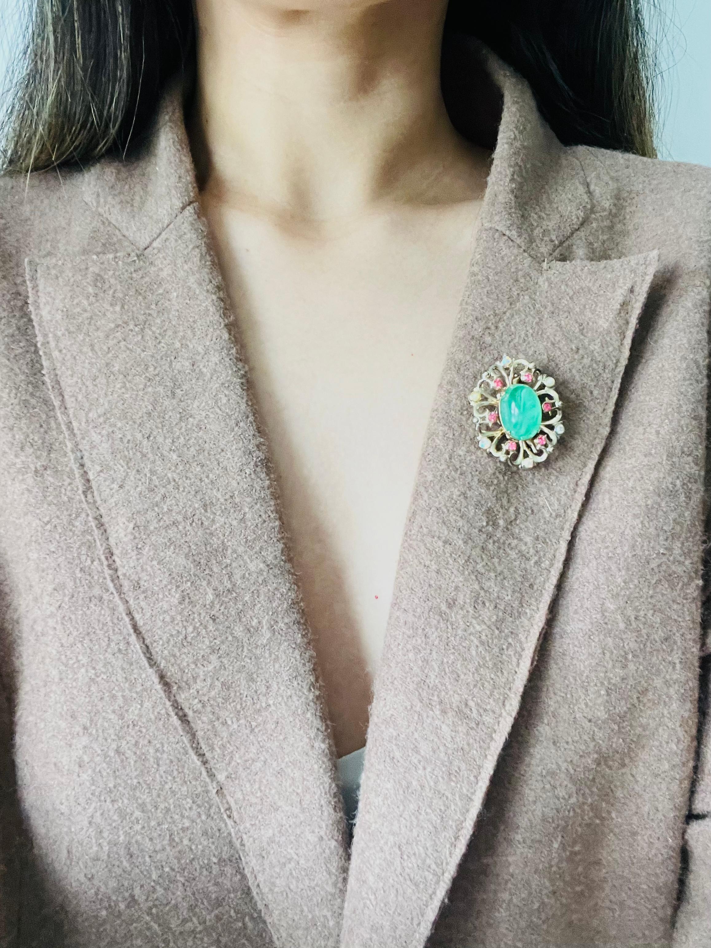Coro Vintage 1950s Flower Emerald Cabochon Aurora Pink Crystals Pearls Brooch 3