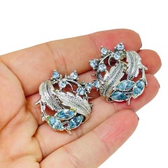 Orecchini a clip vintage Coro in argento placcato con strass blu, firmati