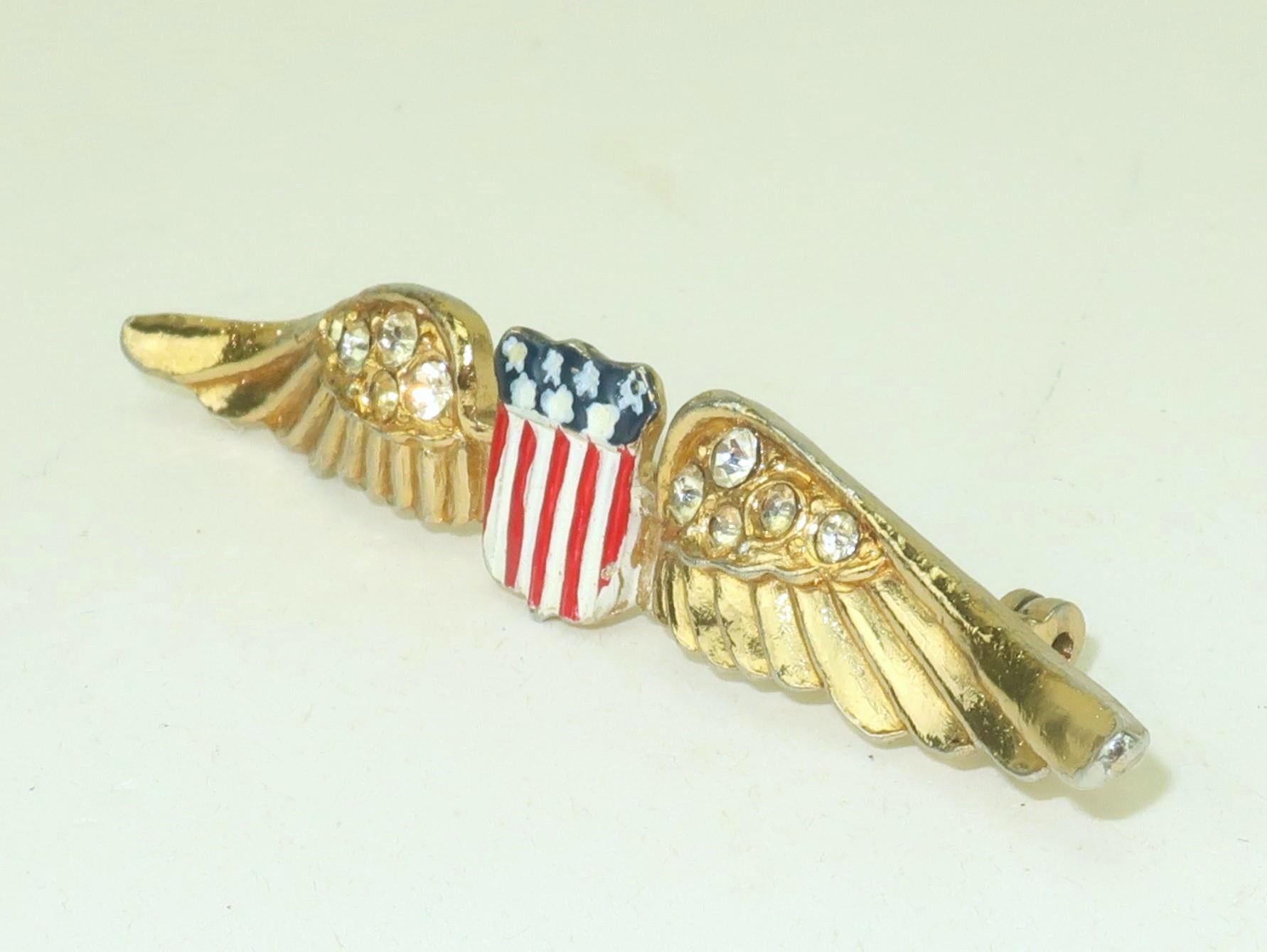 Retro CORO WWII Era ‘Sweetheart Wings’ Patriotic Brooch, 1940’s For Sale
