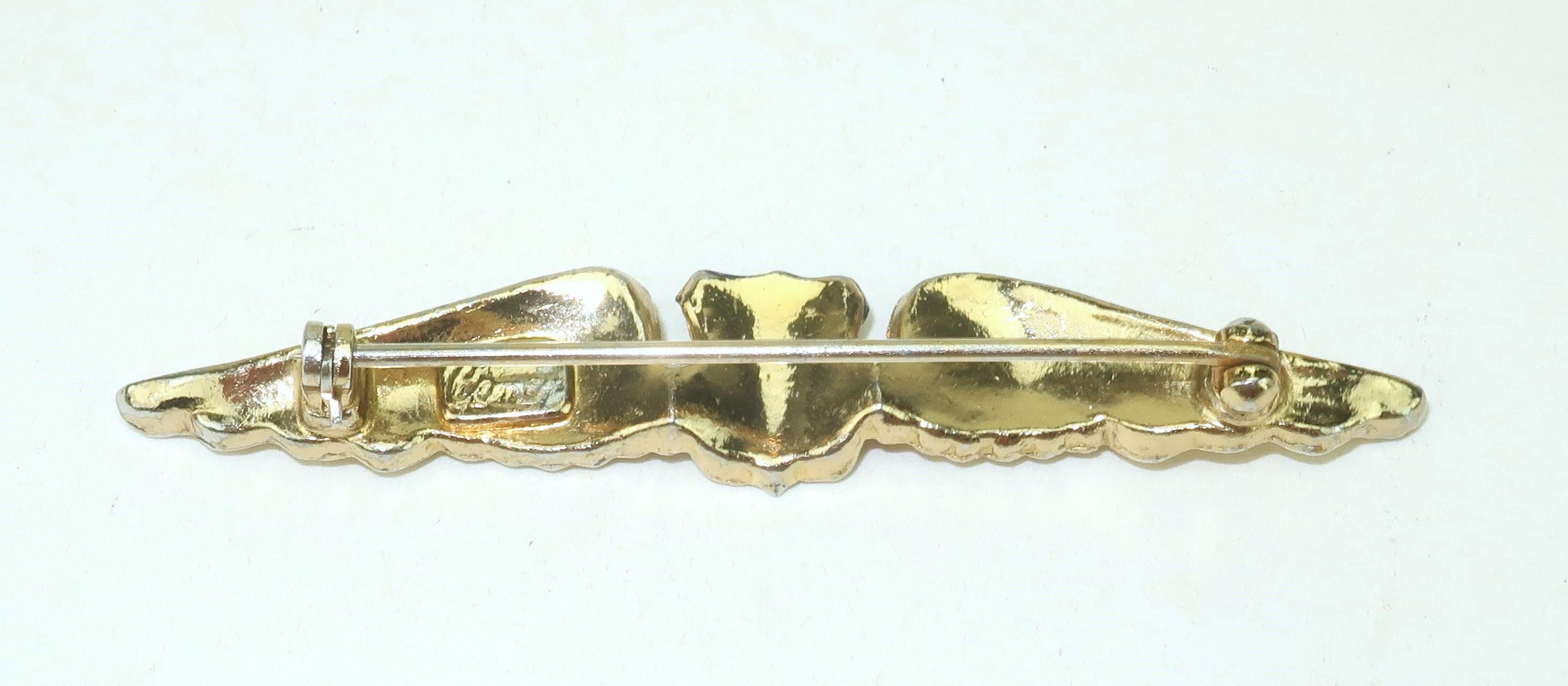 CORO WWII Era ‘Sweetheart Wings’ Patriotic Brooch, 1940’s In Good Condition For Sale In Atlanta, GA