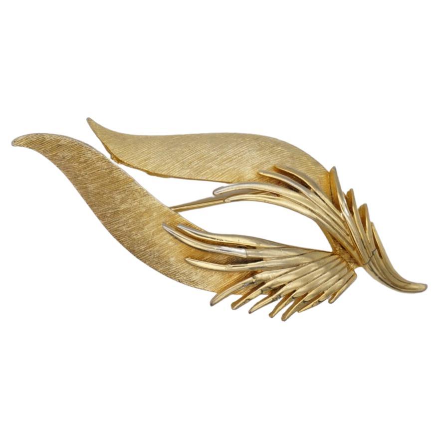 Corocraft Vintage 1980s Textured Wave Tulip Flower Leaf Hollow Out Gold Brooch  For Sale