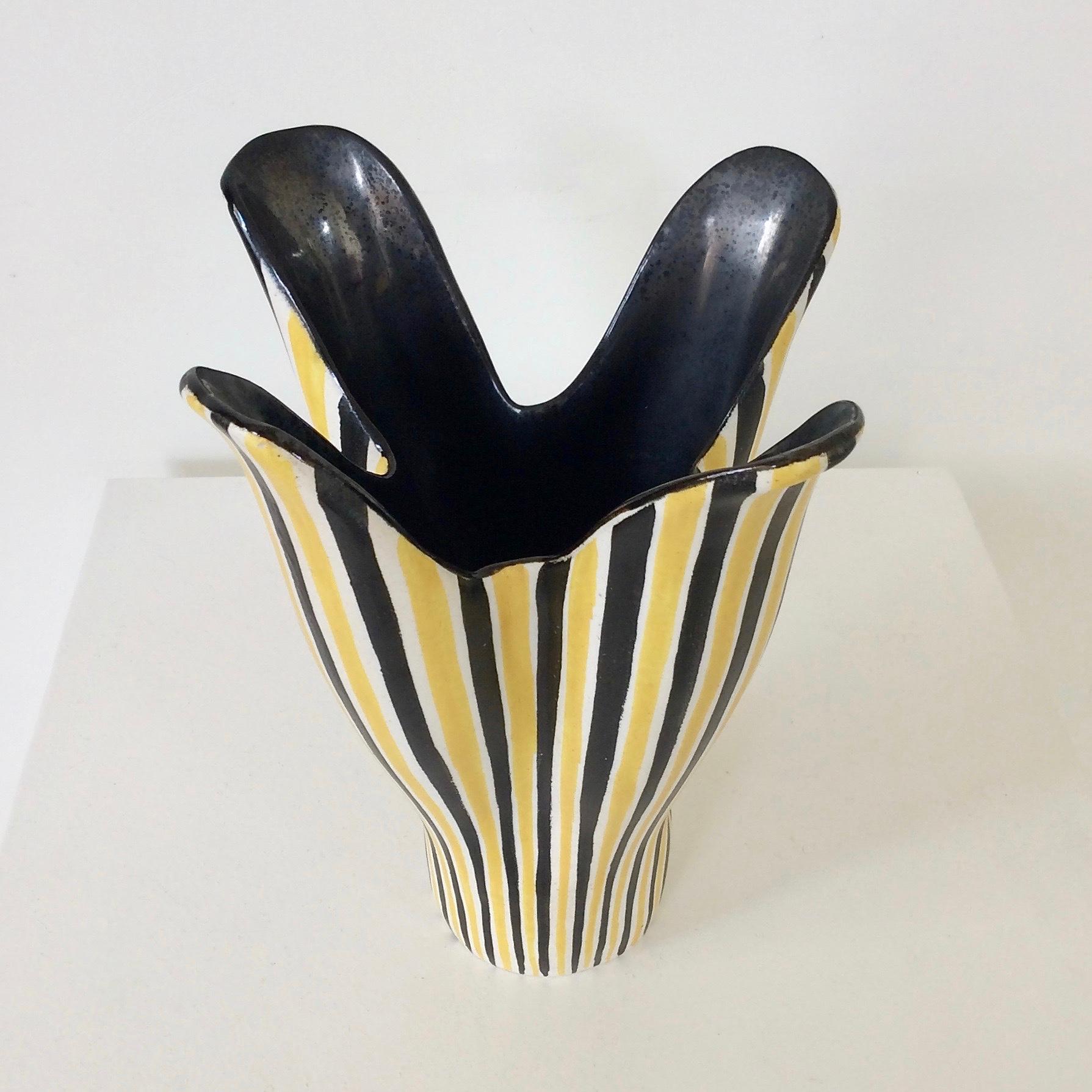 Corolla Stripped Ceramic Vase, circa 1950, France In Good Condition In Brussels, BE
