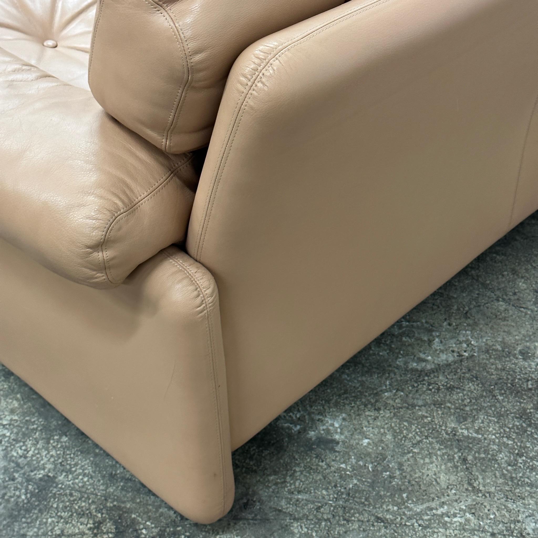 Coronado Sofa in Leather by Tobia Scarpa for B&B Italia 2