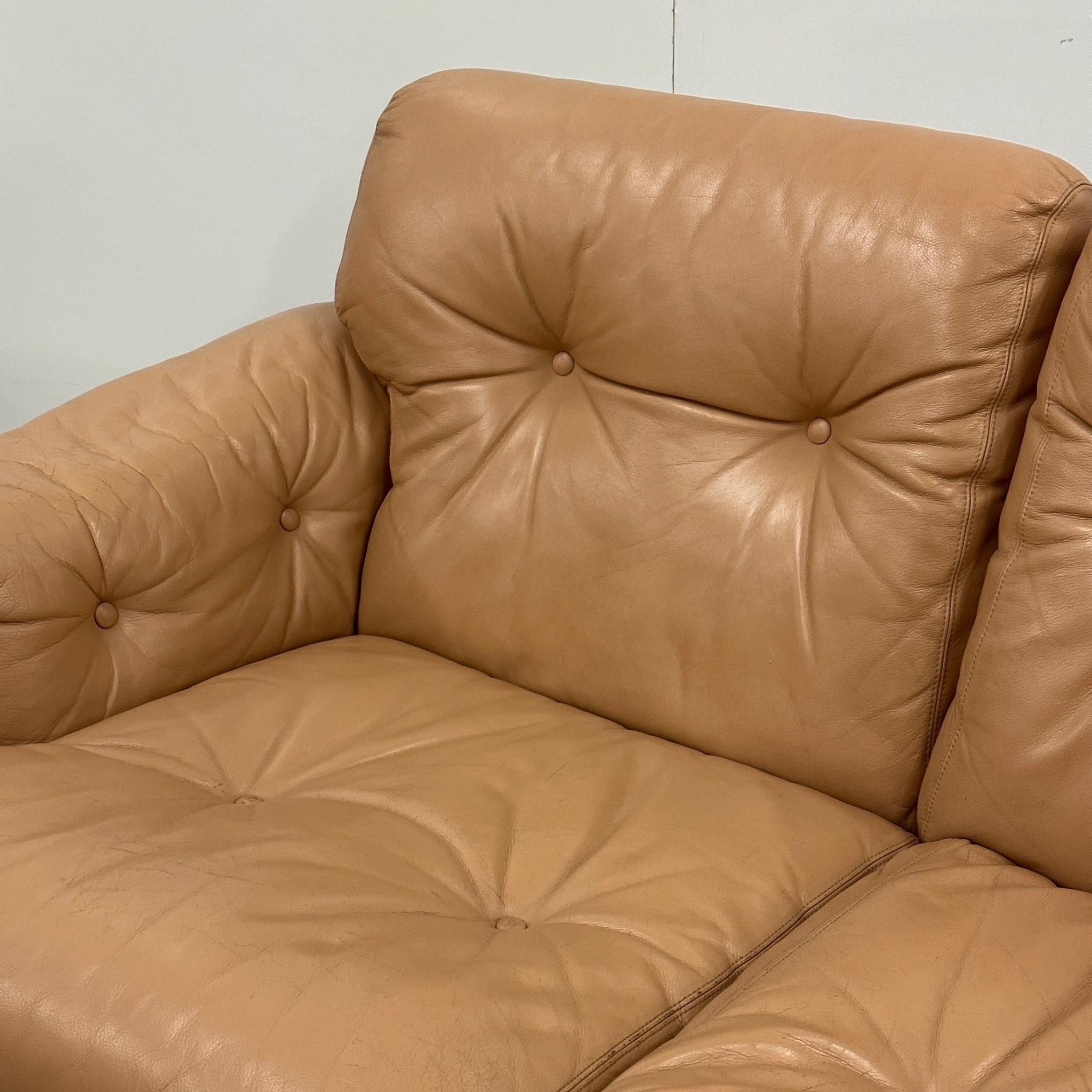 Coronado Sofa in Leather by Tobia Scarpa for B&B Italia 3