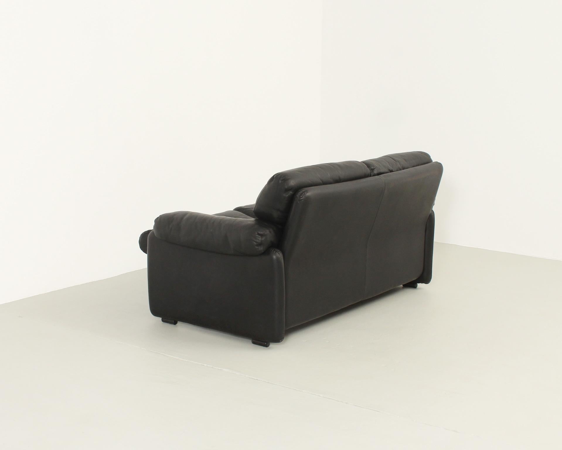 Coronado Two-seater Sofa by Tobia Scarpa for B & B Italia, 1969 For Sale 6