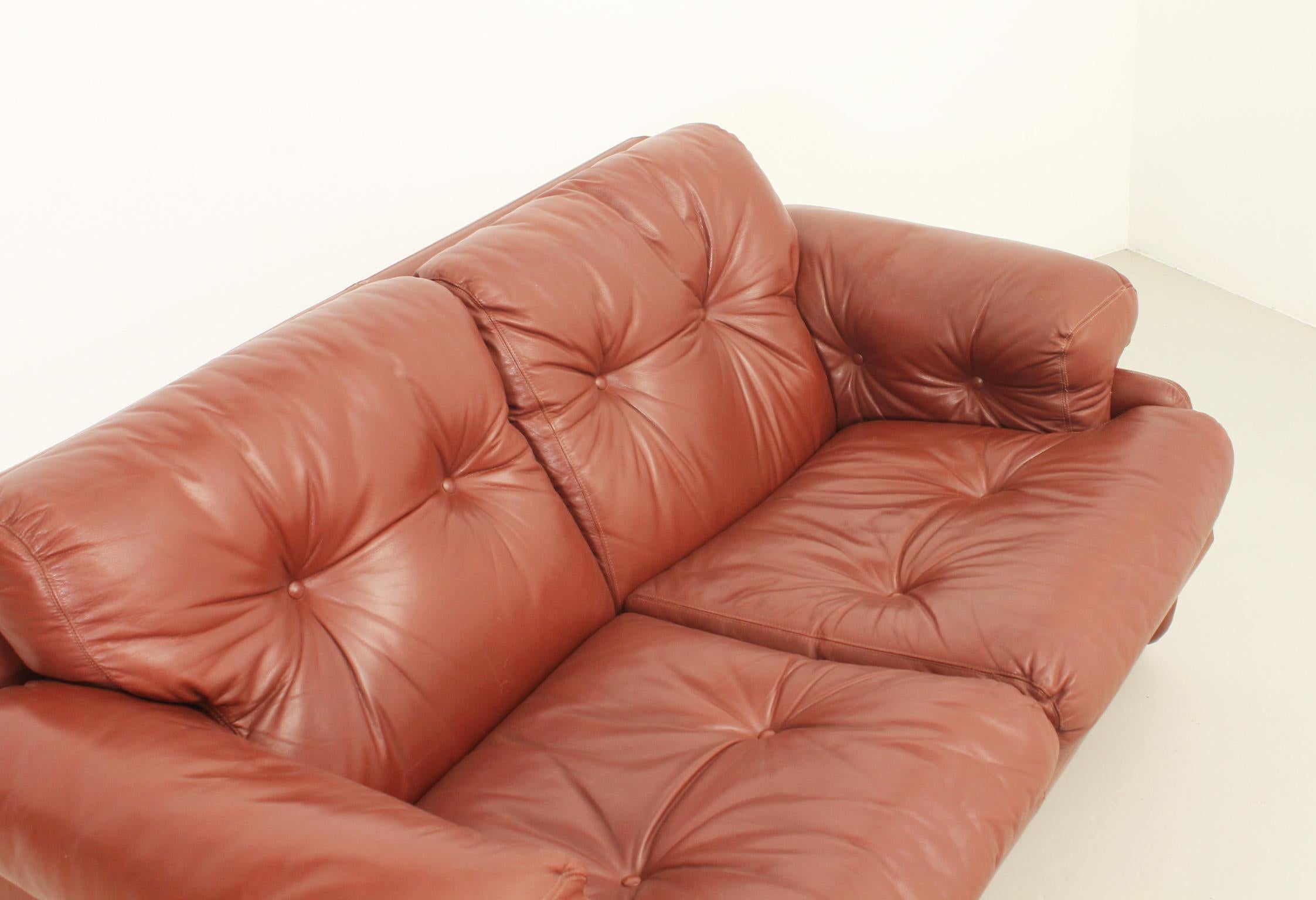 Coronado Two-seater Sofa by Tobia Scarpa in Cognac Leather, 1969 For Sale 4