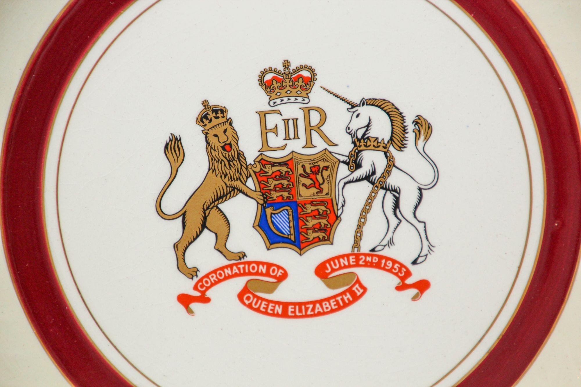 Assiette de couronnement Reine Elizabeth II, 2 juin 1953 Burleigh Ware Burslem Angleterre en vente 6