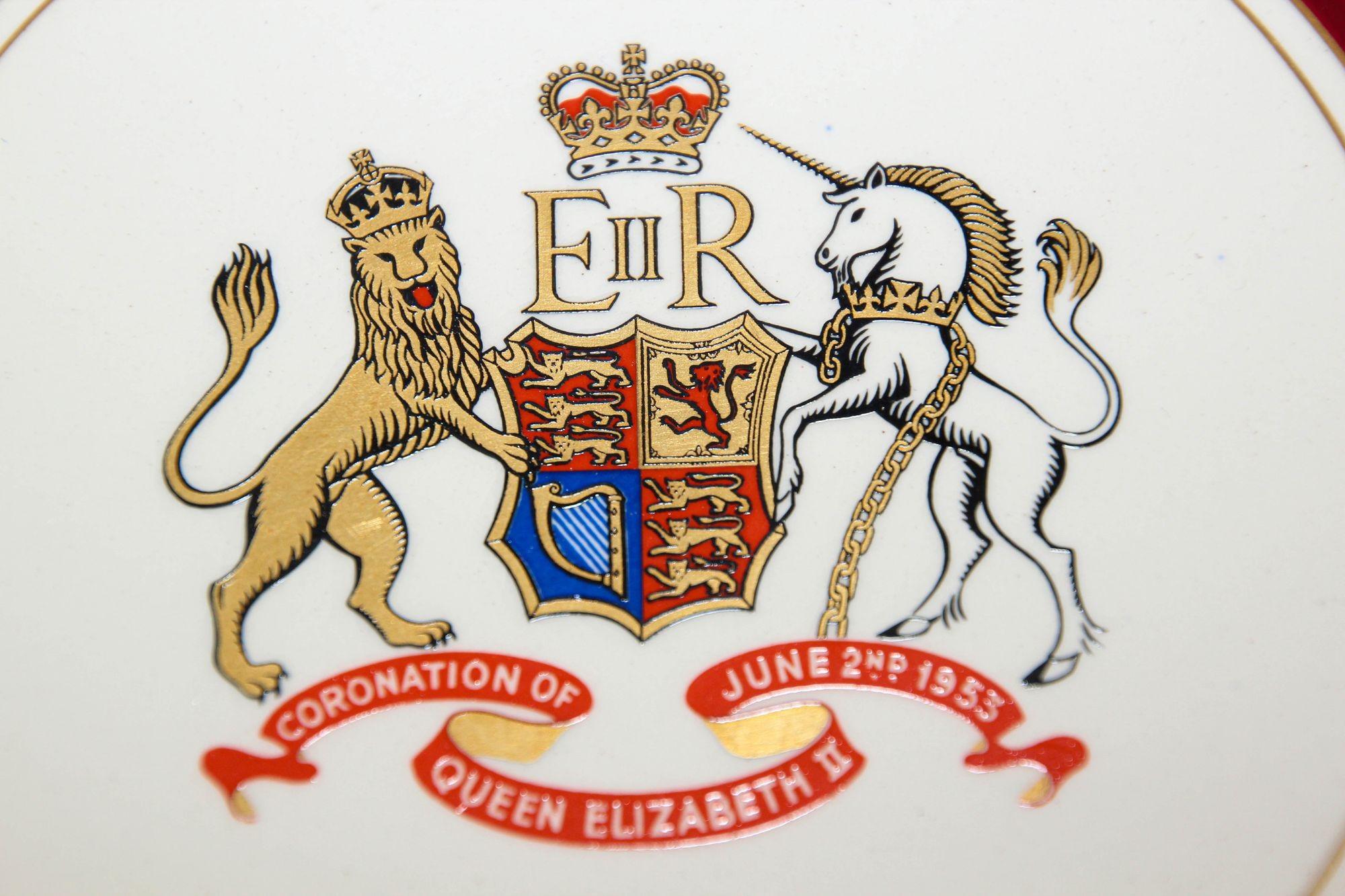 Assiette de couronnement Reine Elizabeth II, 2 juin 1953 Burleigh Ware Burslem Angleterre en vente 1