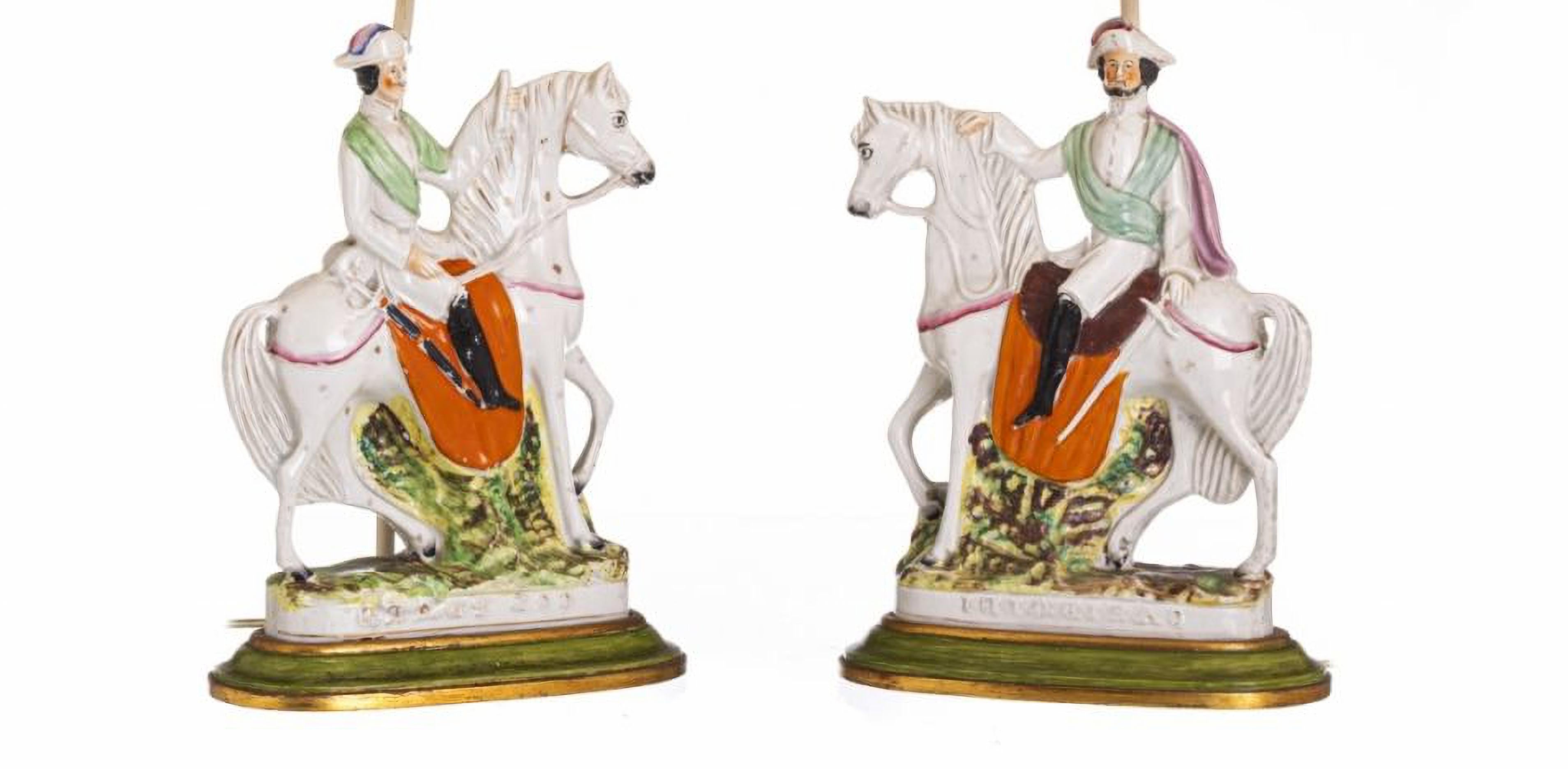 Coronel Peard & Garibaldi 19th century
Two sculptures in English faience,
Staffordshire manufacture.
Polychrome and gilded decoration, resting on bases in painted and gilded wood.
Adapted to lamps, with fabric lampshades.
Dec. Height: (total)