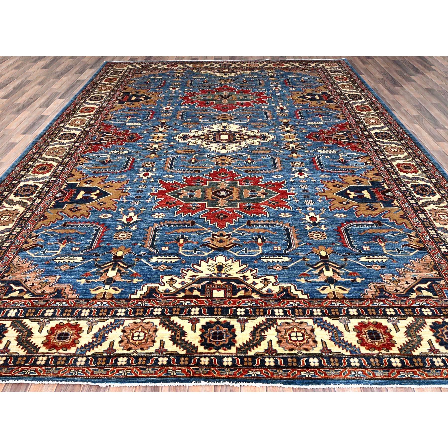 Ce fabuleux tapis noué à la main a été créé et conçu pour une résistance et une durabilité accrues. Ce tapis a été fabriqué à la main pendant des semaines selon la méthode traditionnelle qui est utilisée pour faire des
Taille exacte du tapis en