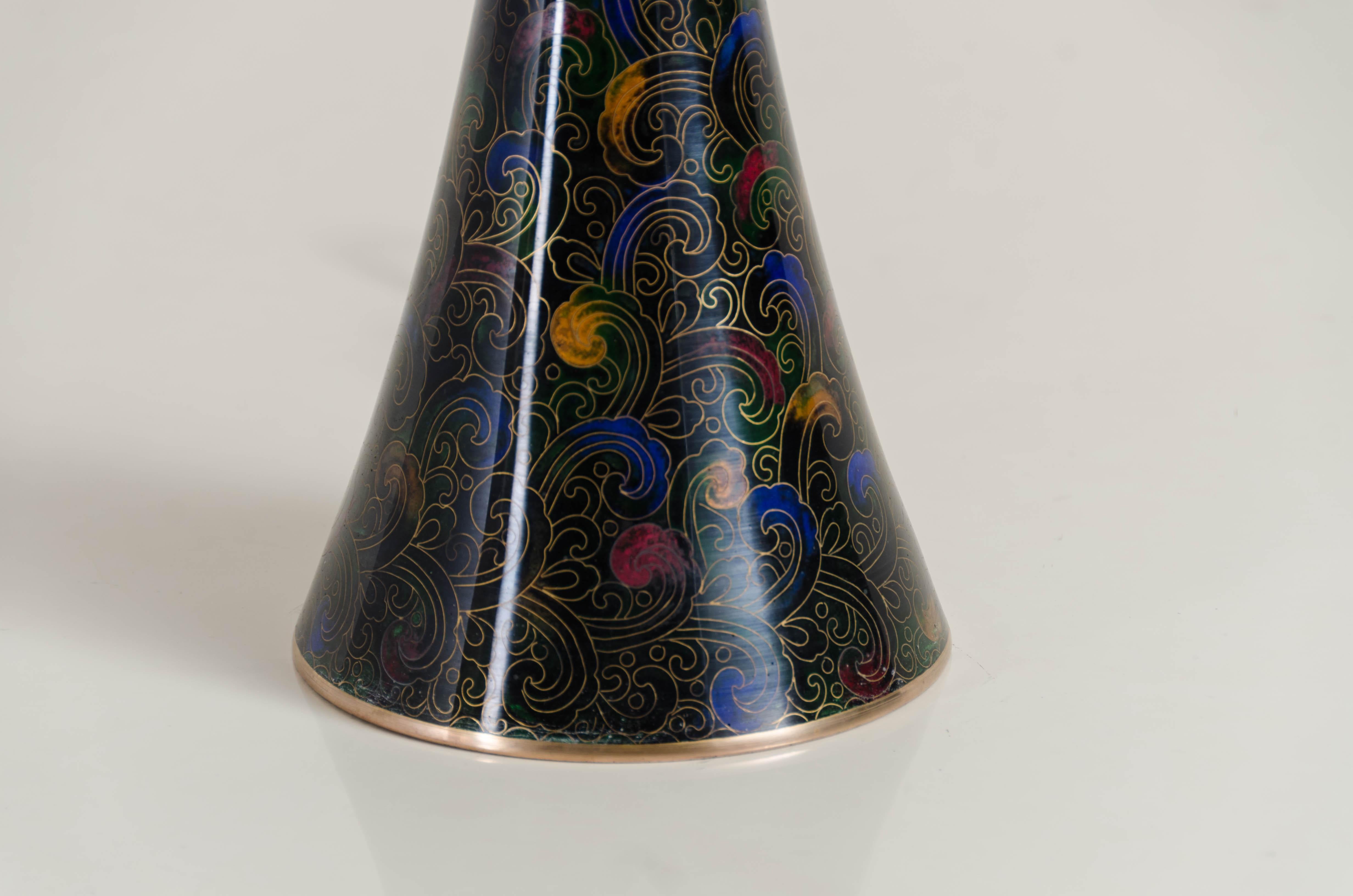 Cloissoné Coronet Lamp, Tang Grass Design, Cloisonné by Robert Kuo, Handmade, Limited For Sale