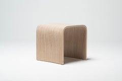 C Stool di Piegatto, uno sgabello scultoreo e contemporaneo
