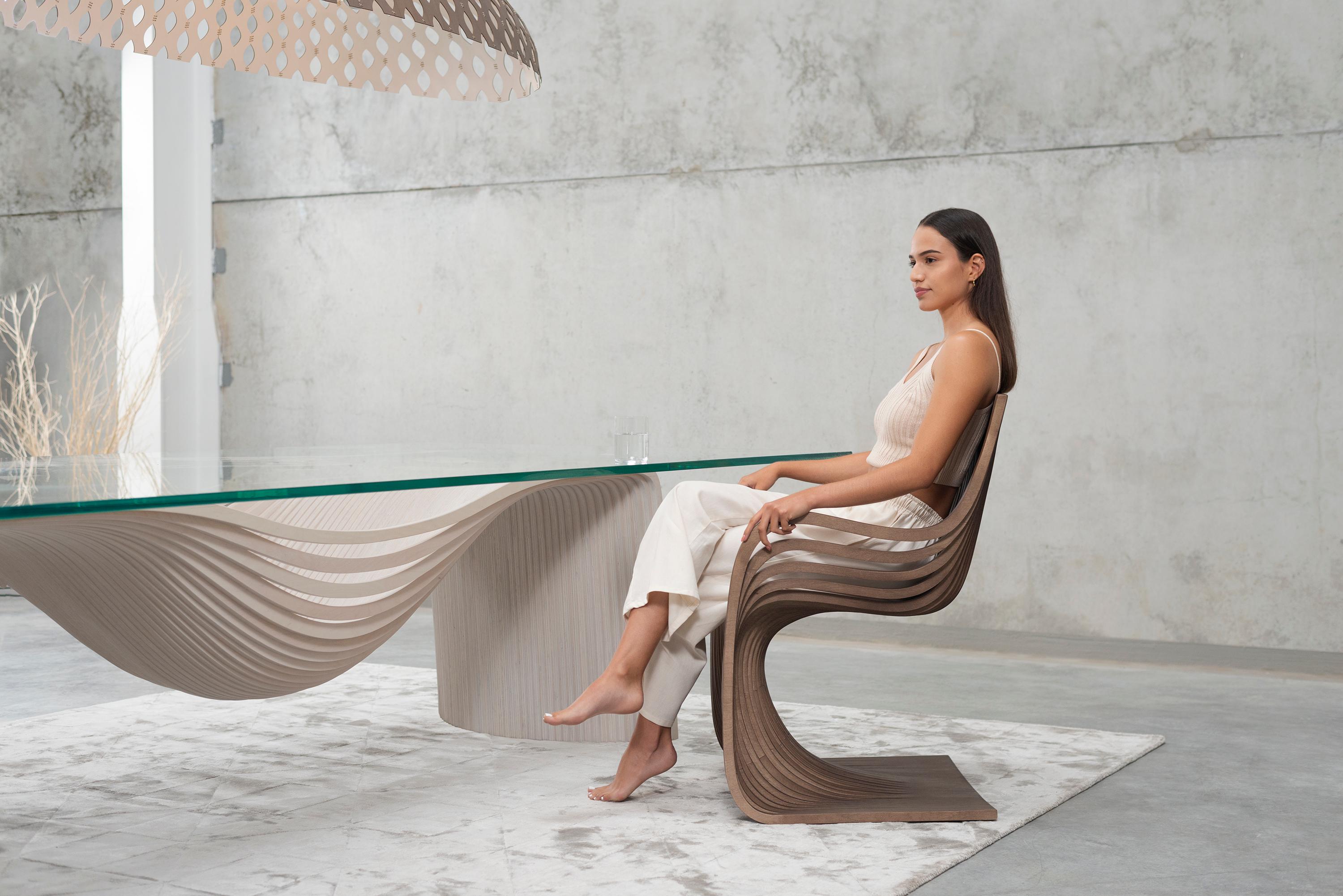 Corozo Table X Large von Piegatto, ein skulpturaler Contemporary Tisch (Sperrholz) im Angebot
