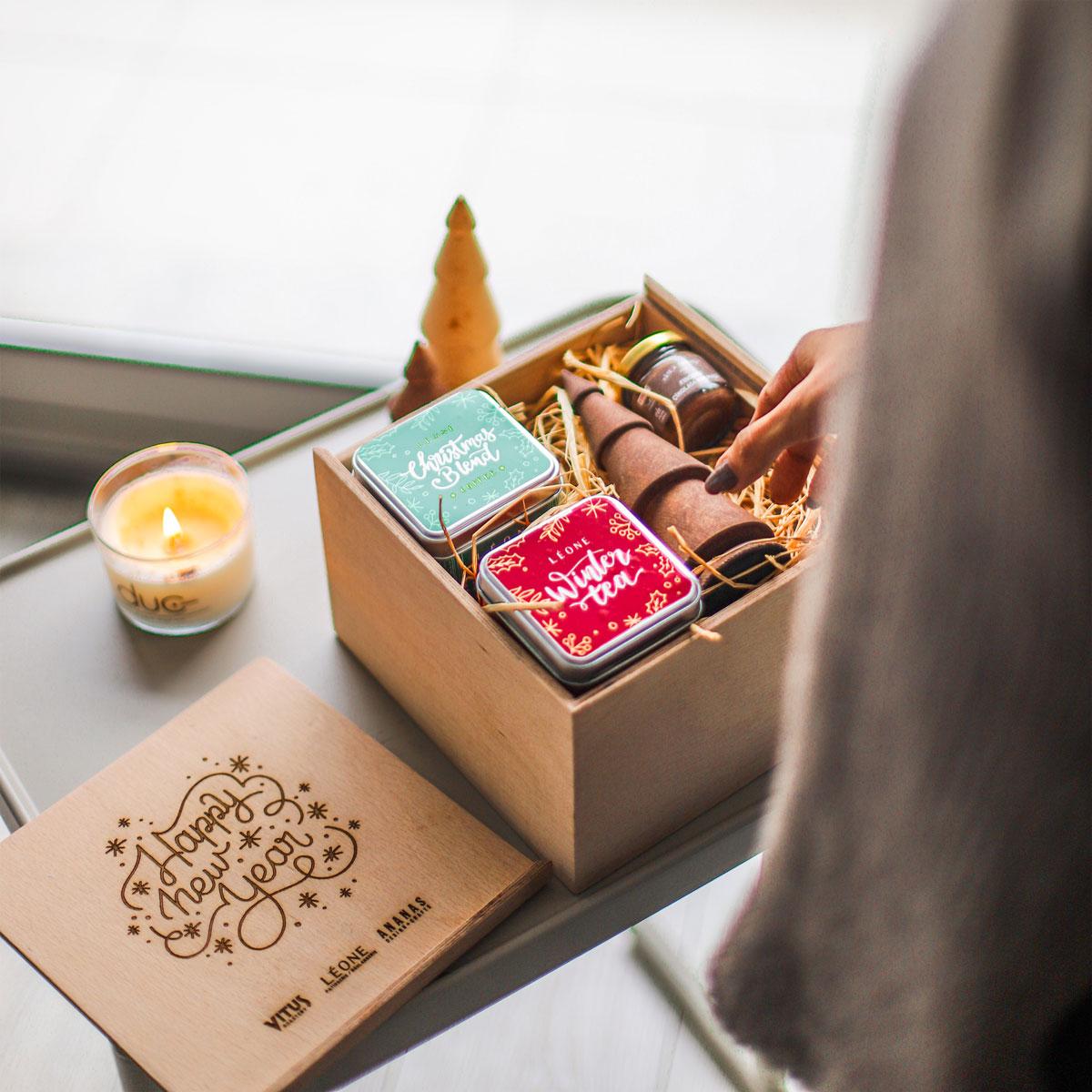 Weihnachtsgeschenkbox für Unternehmen 1 (Handgefertigt) im Angebot