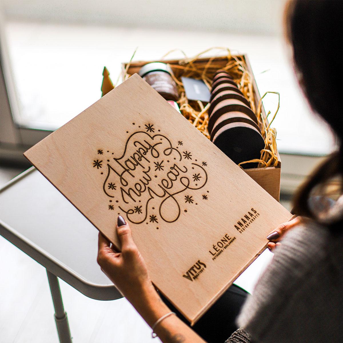 Firmen-Weihnachtsgeschenk-Box 2 (Moderne) im Angebot