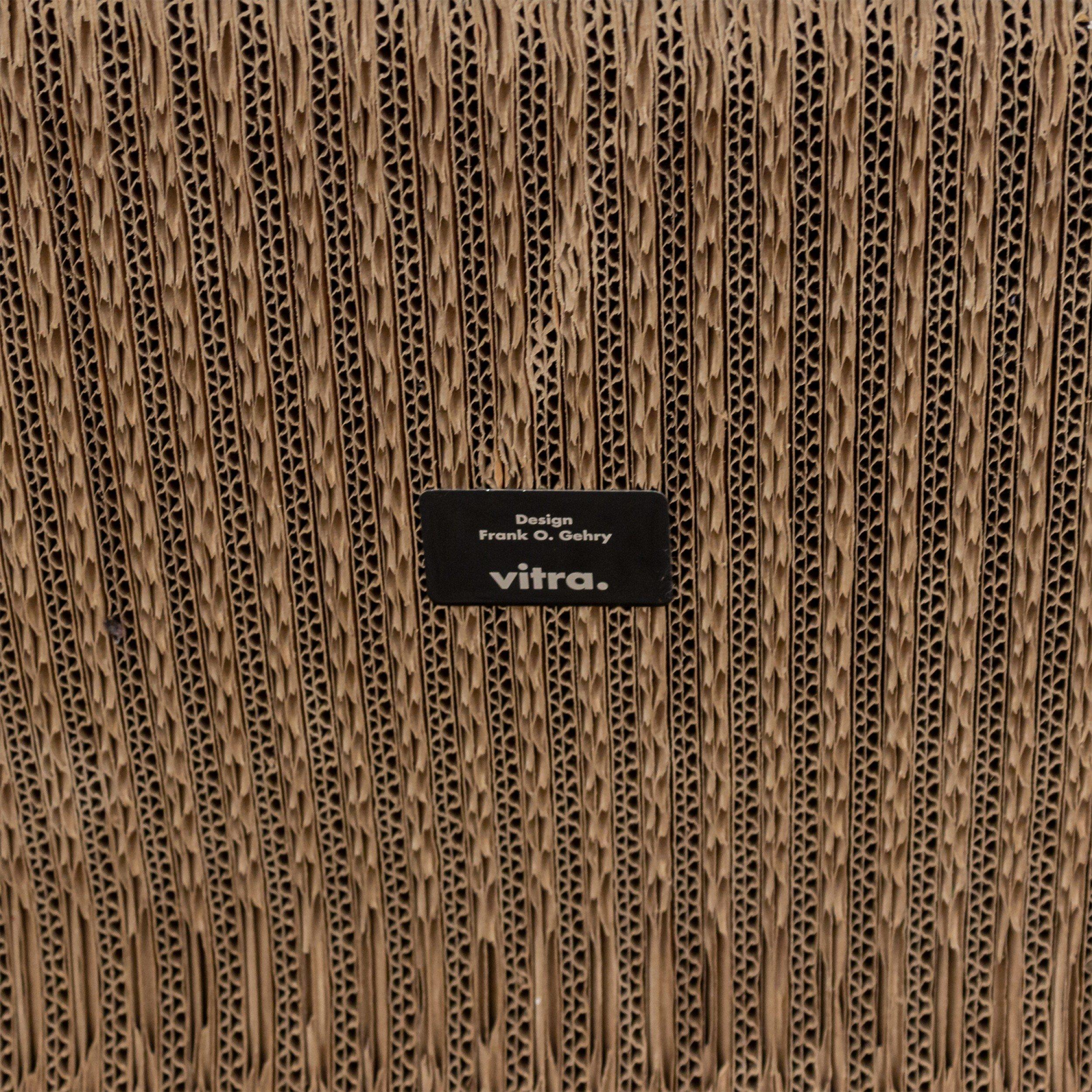 Bois Chaise roulante en carton ondulé en vente
