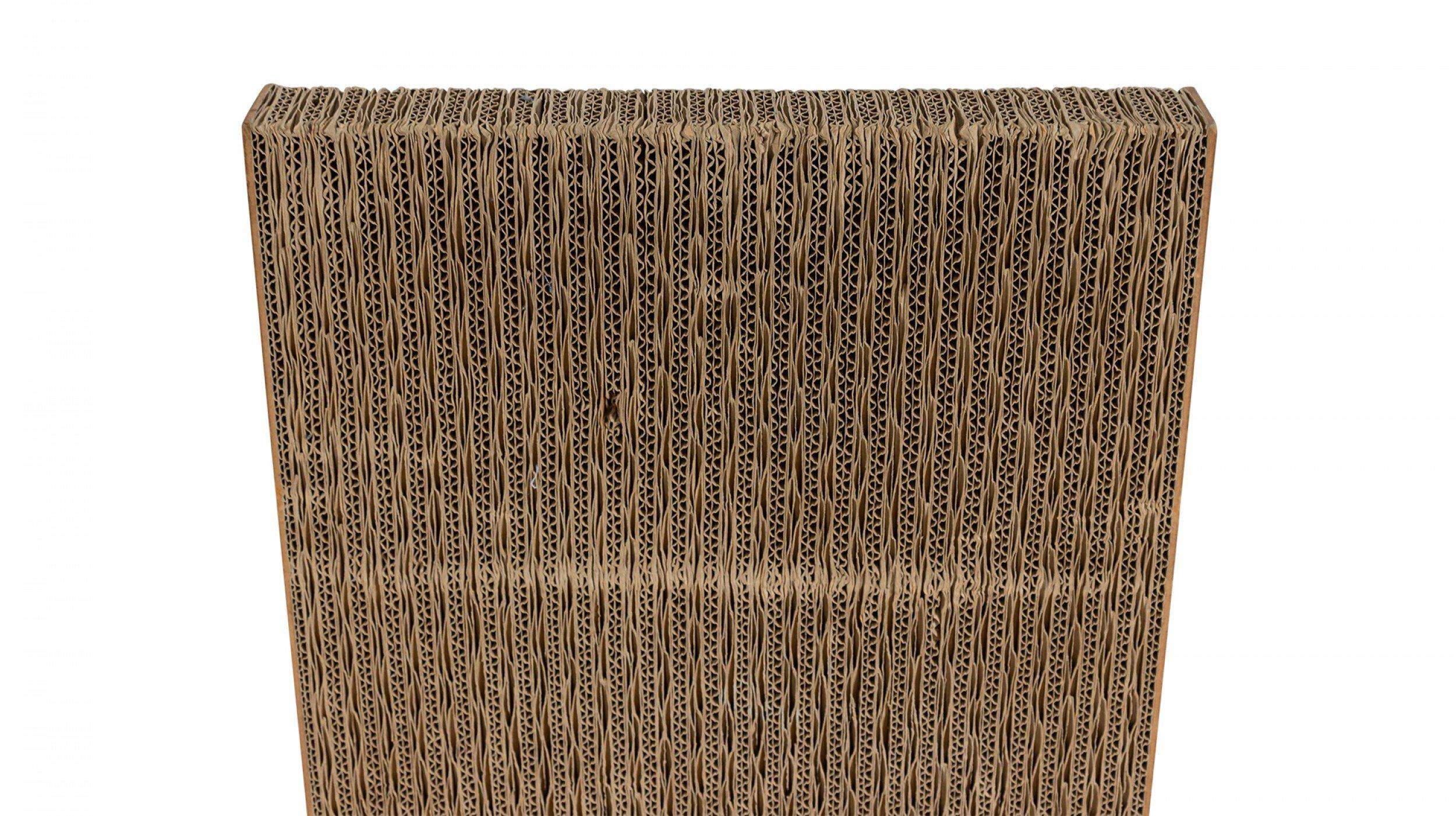 Chaise roulante en carton ondulé en vente 1