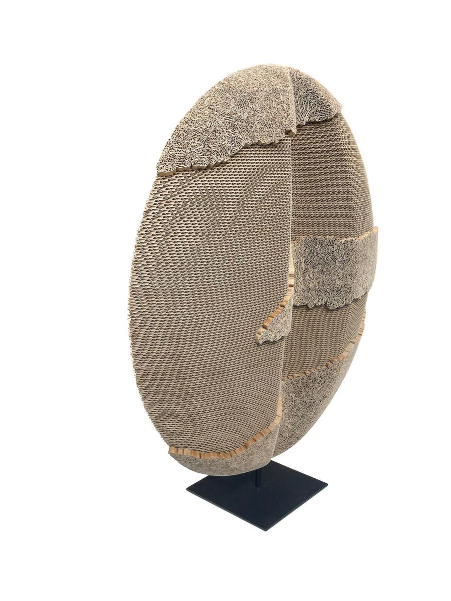Contemporary French corrugated paper disc sculpture.
Handmade from corrugated paper.
On iron stand.
