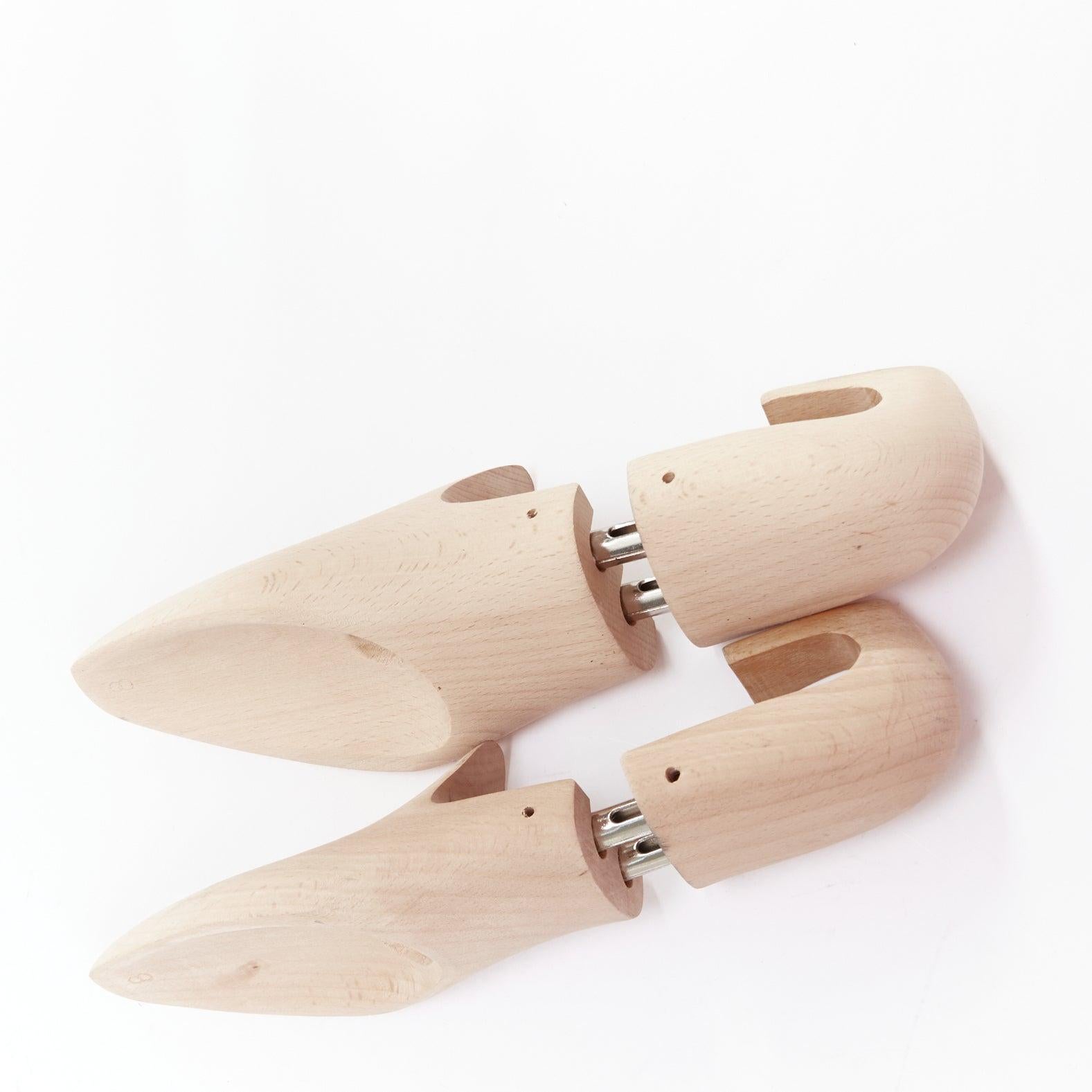 CORTHAY beige Holzlogo Schuhspanner Paar UK8 EU42 im Angebot 6