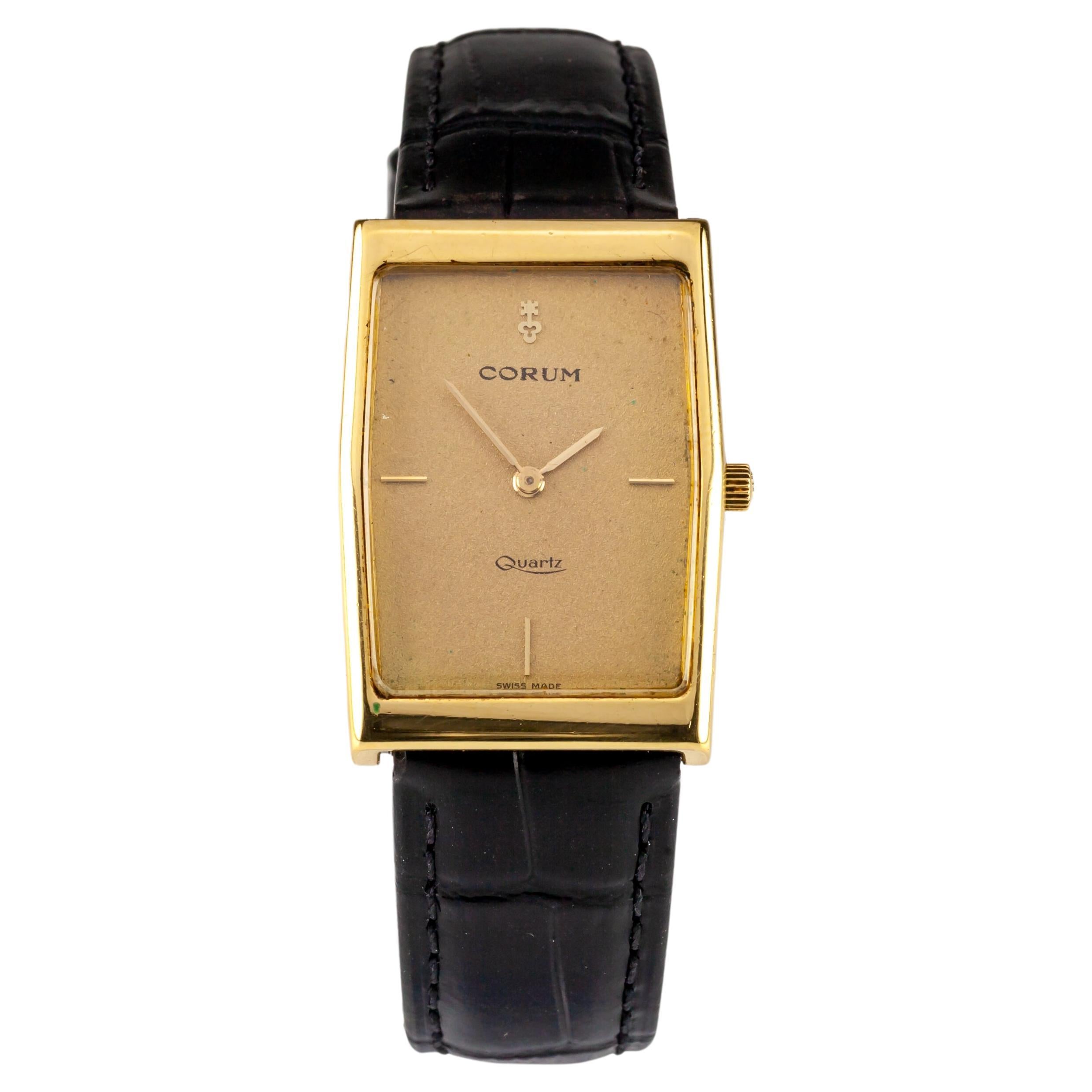 Corum Montre vintage en or jaune 18 carats avec mouvement à quartz et bracelet en cuir noir 44107