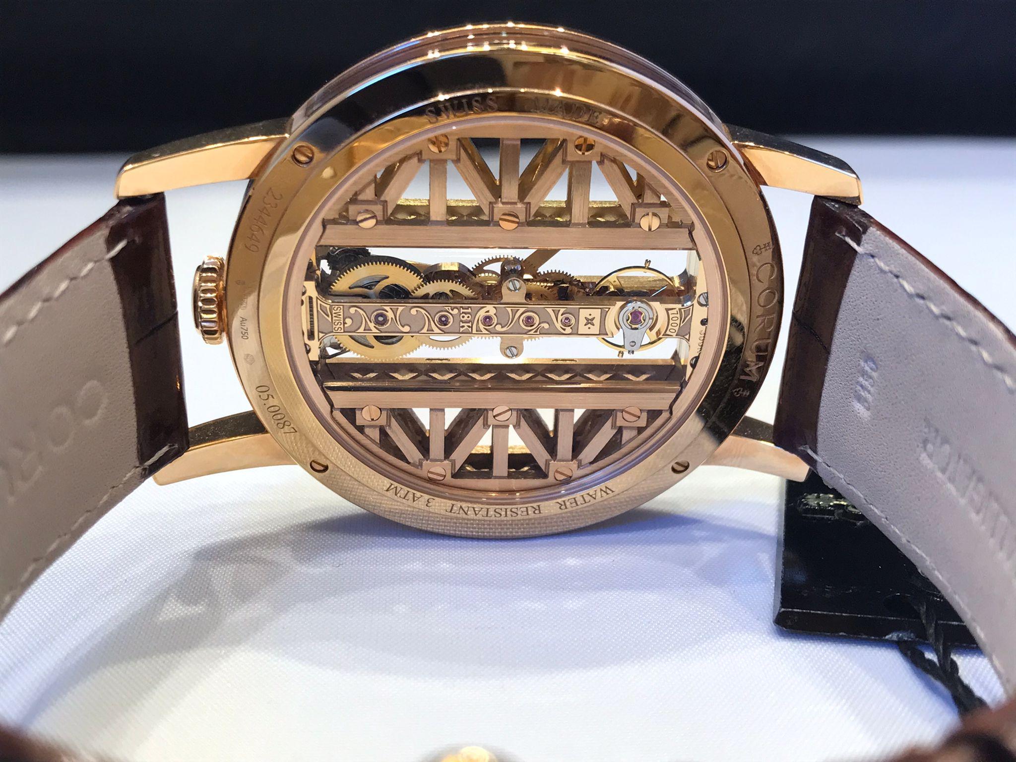 Corum Golden Bridge 43 mm en or rose réf. B113/03010 - 113.900.55/0F02 GG55R Neuf - En vente à Firenze, FI